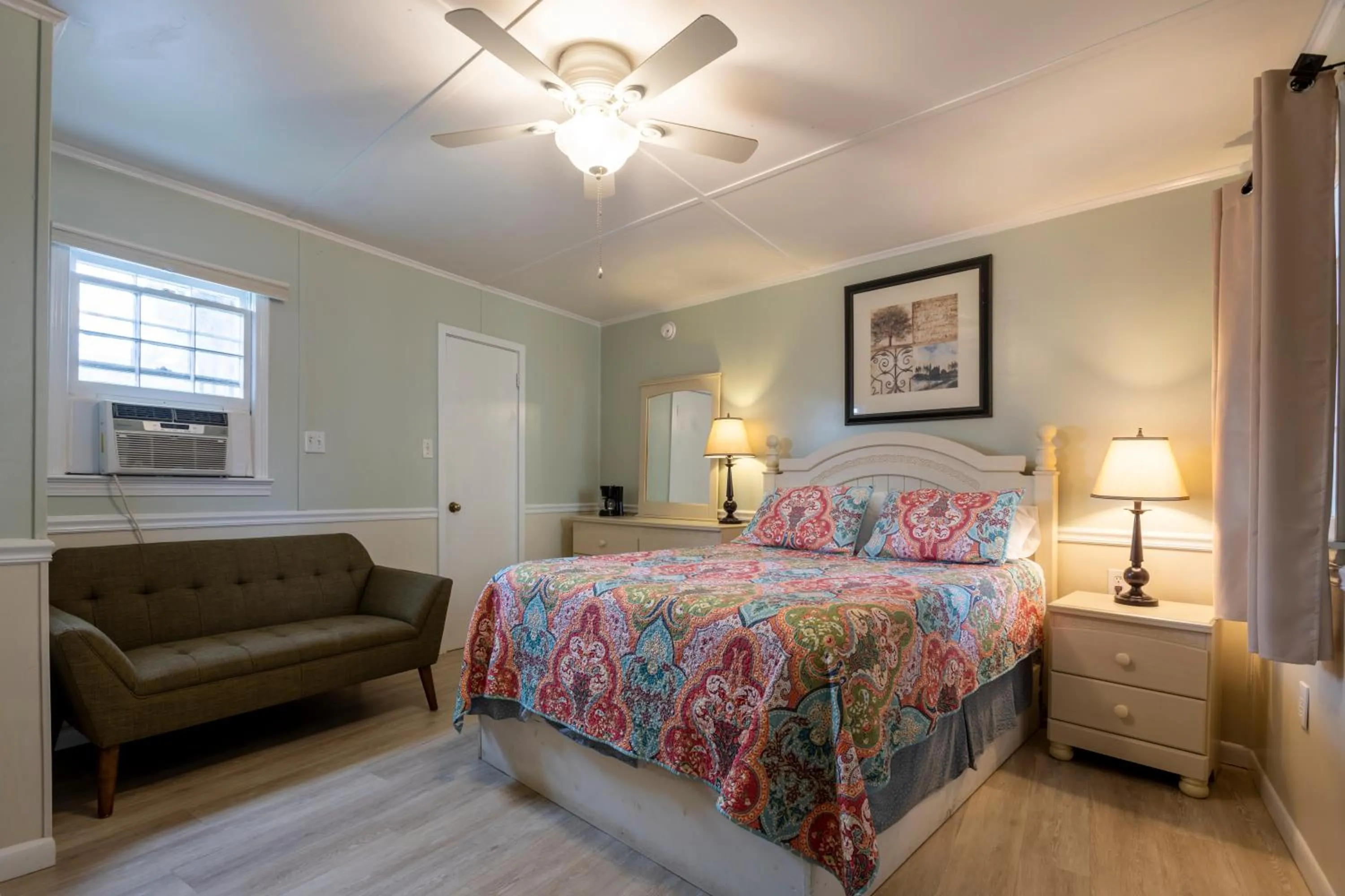 Bed in Blackbeard's Lodge