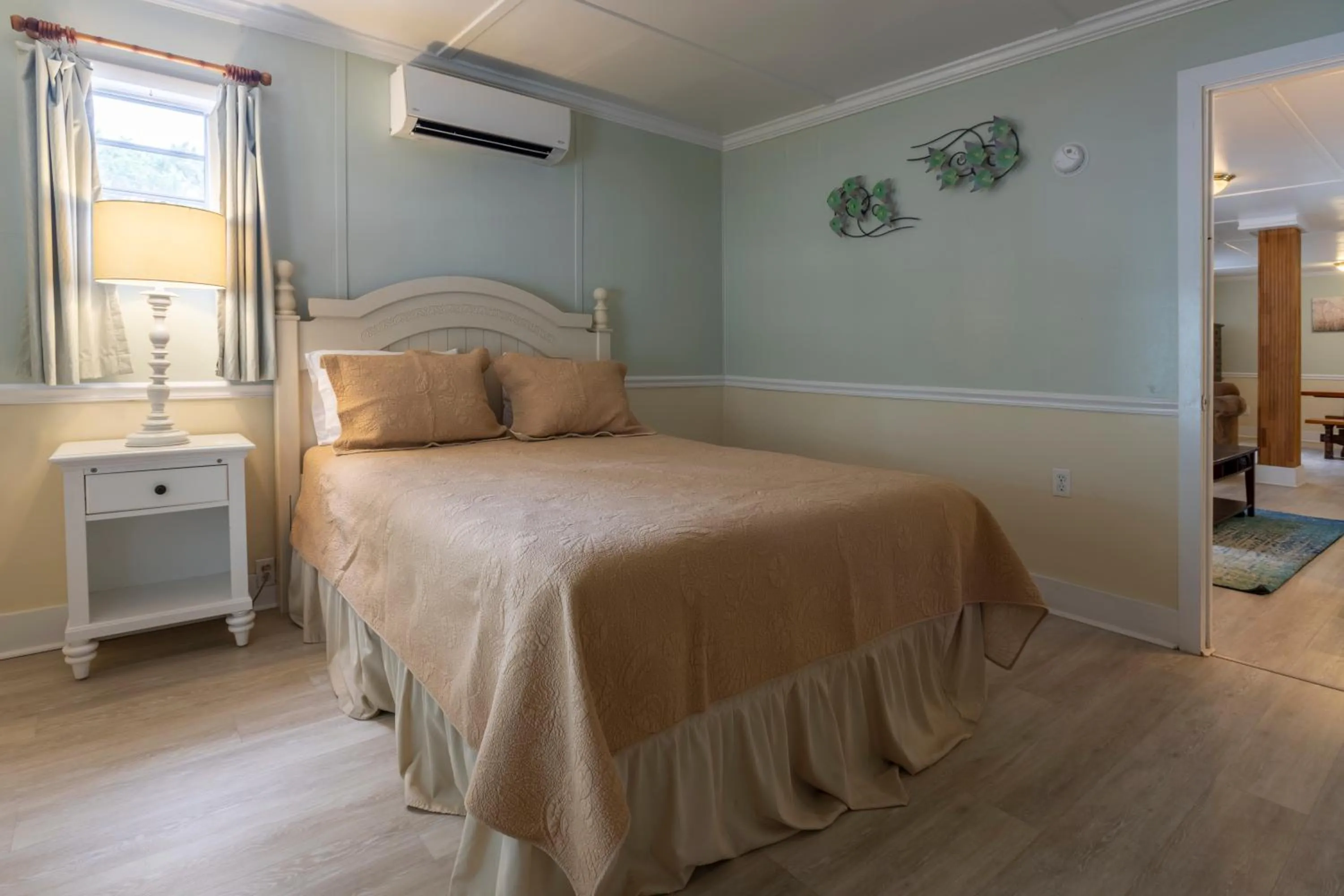 Bed in Blackbeard's Lodge