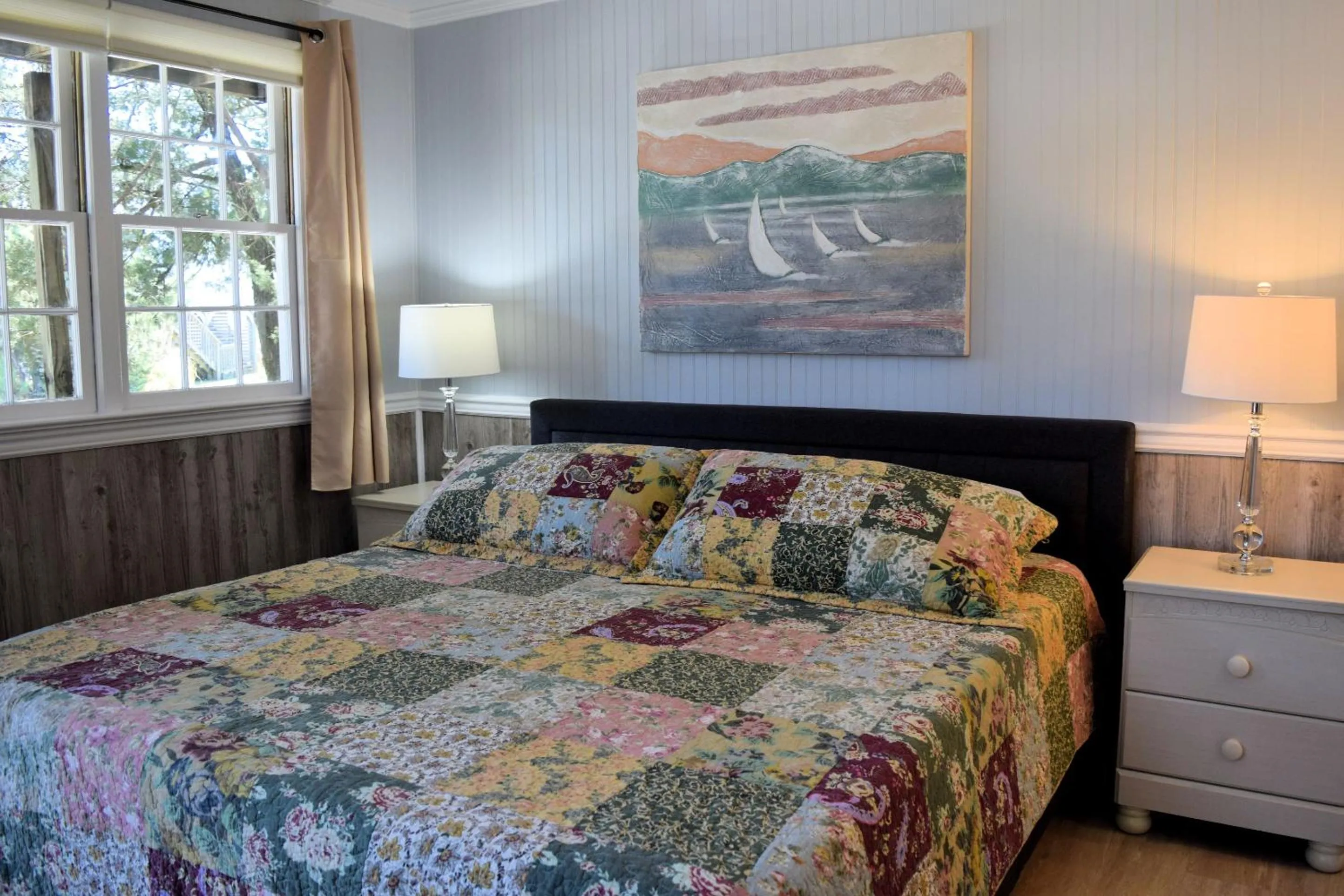 Bed in Blackbeard's Lodge