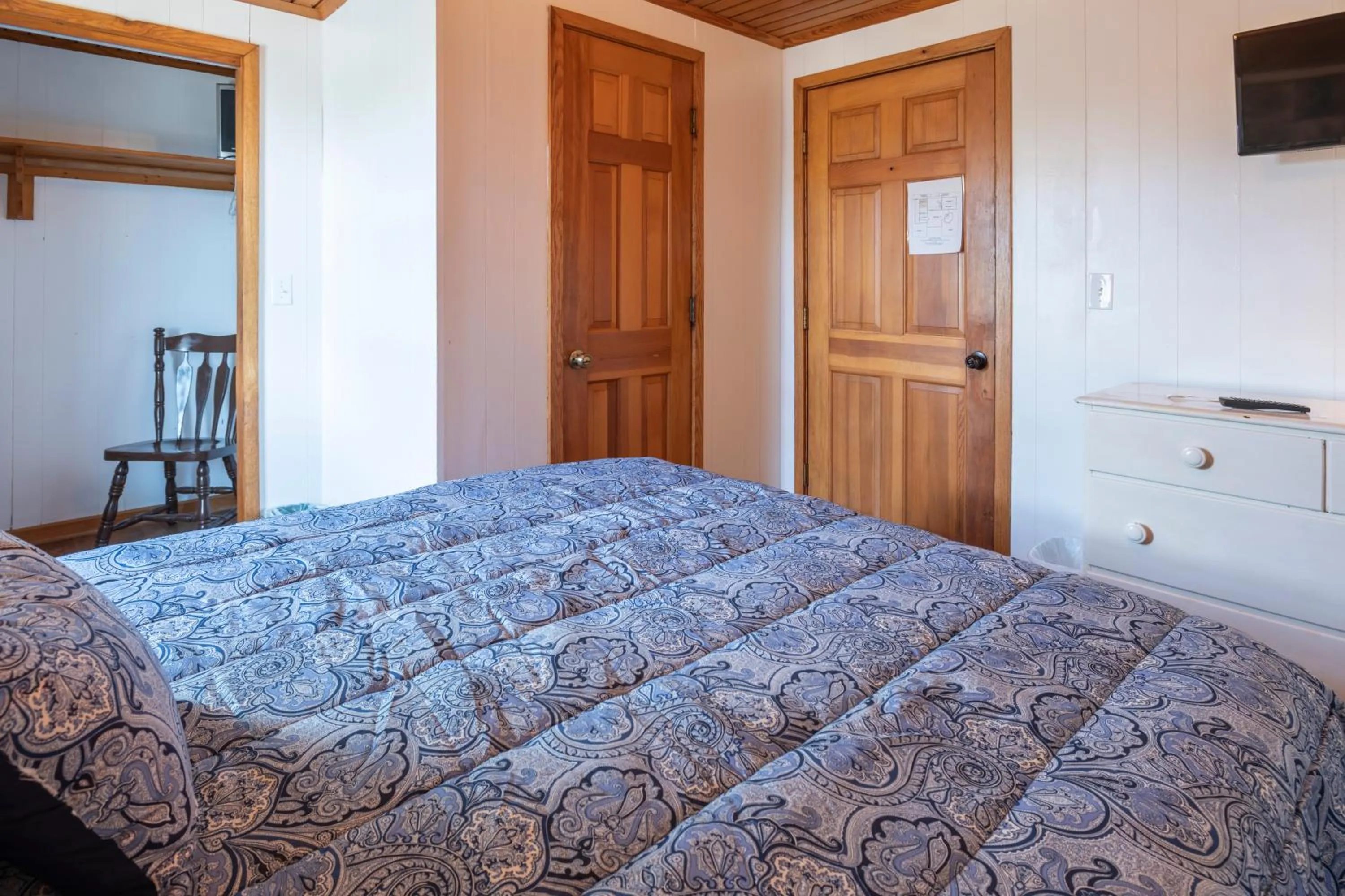 Bed in Blackbeard's Lodge