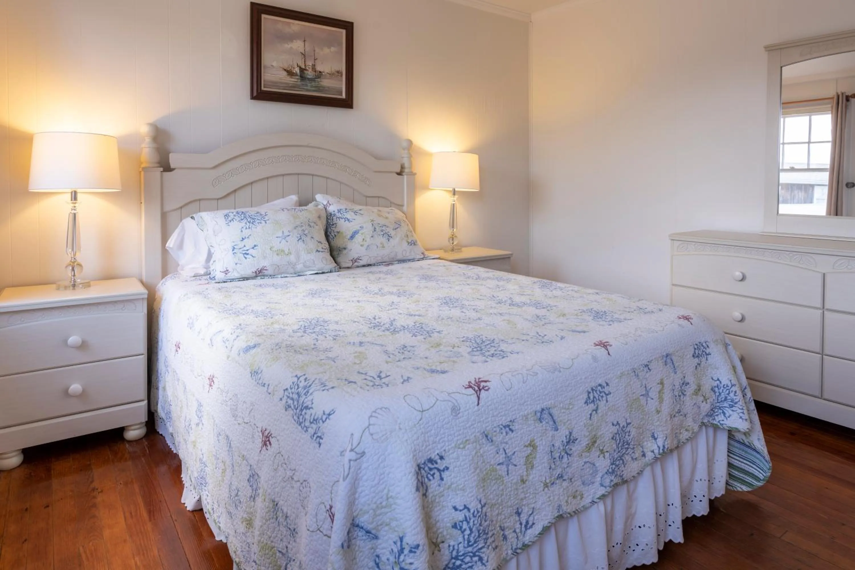 Bed in Blackbeard's Lodge