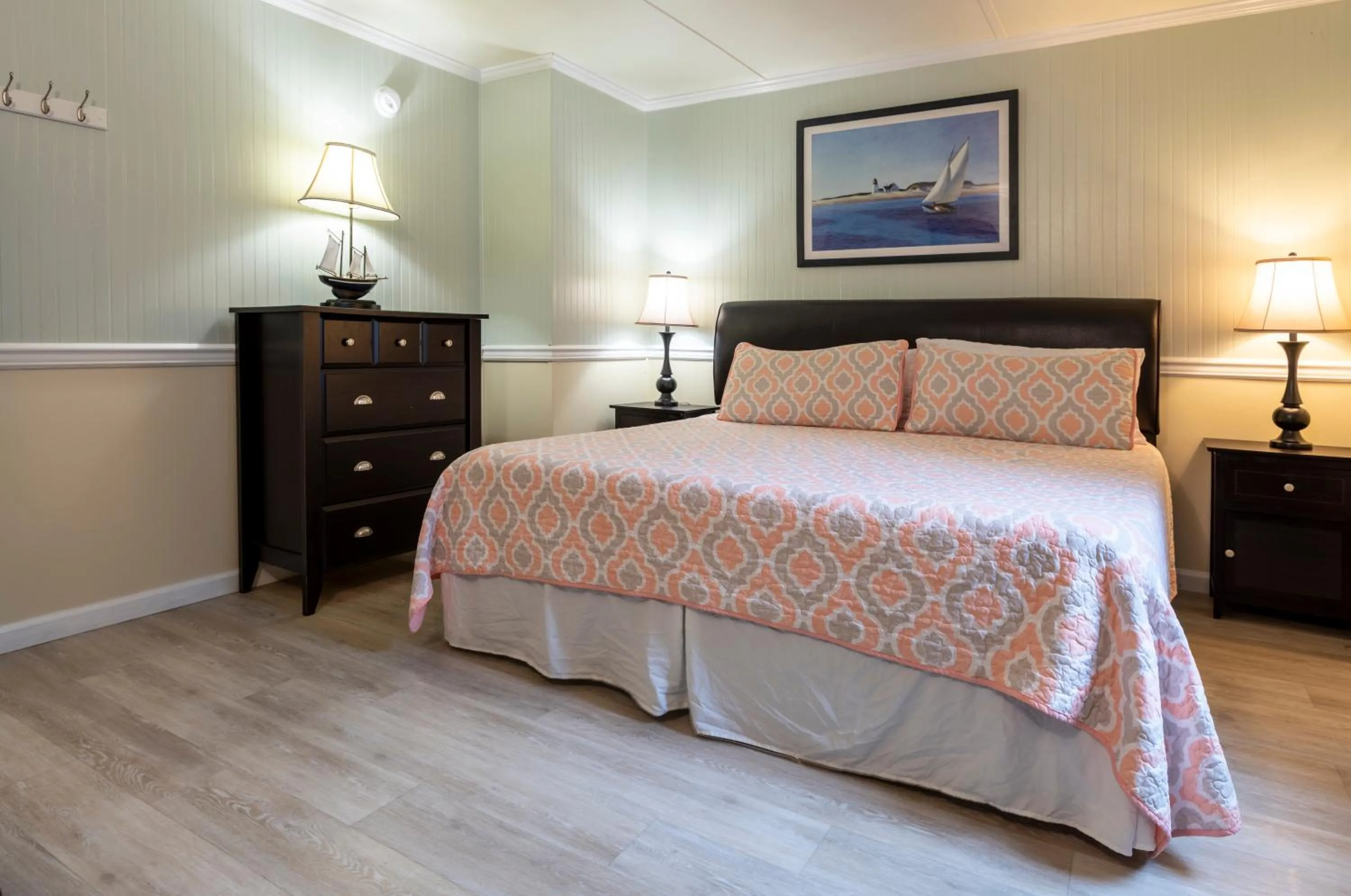 Bedroom, Bed in Blackbeard's Lodge