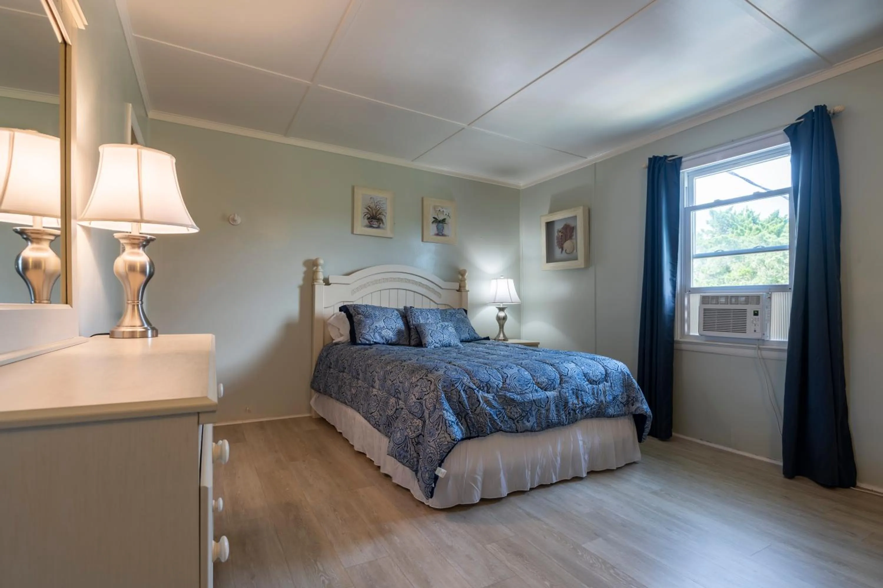 Bed in Blackbeard's Lodge