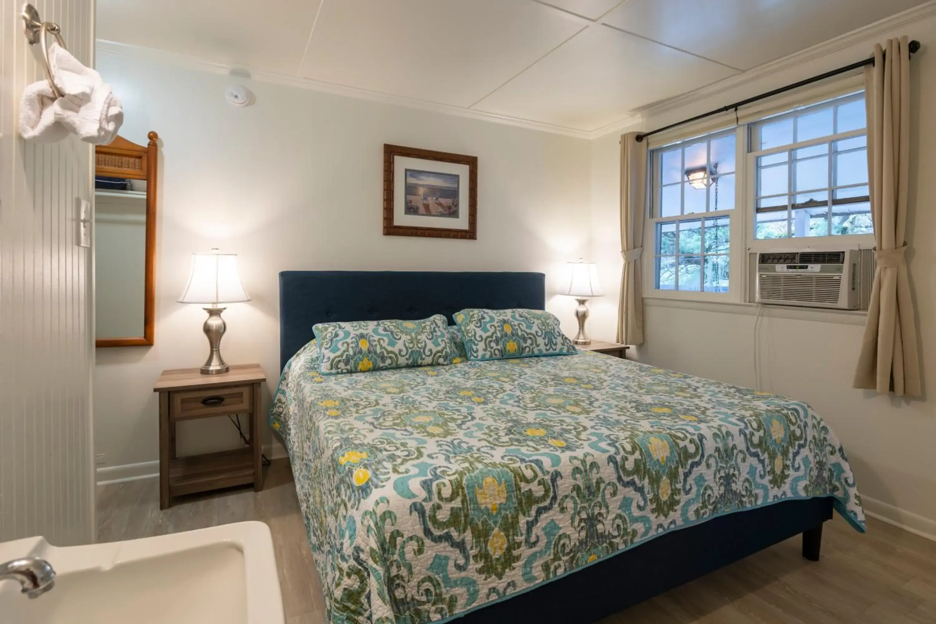 King Suite with Balcony in Blackbeard's Lodge King Suite with Balcony in Blackbeard's Lodge