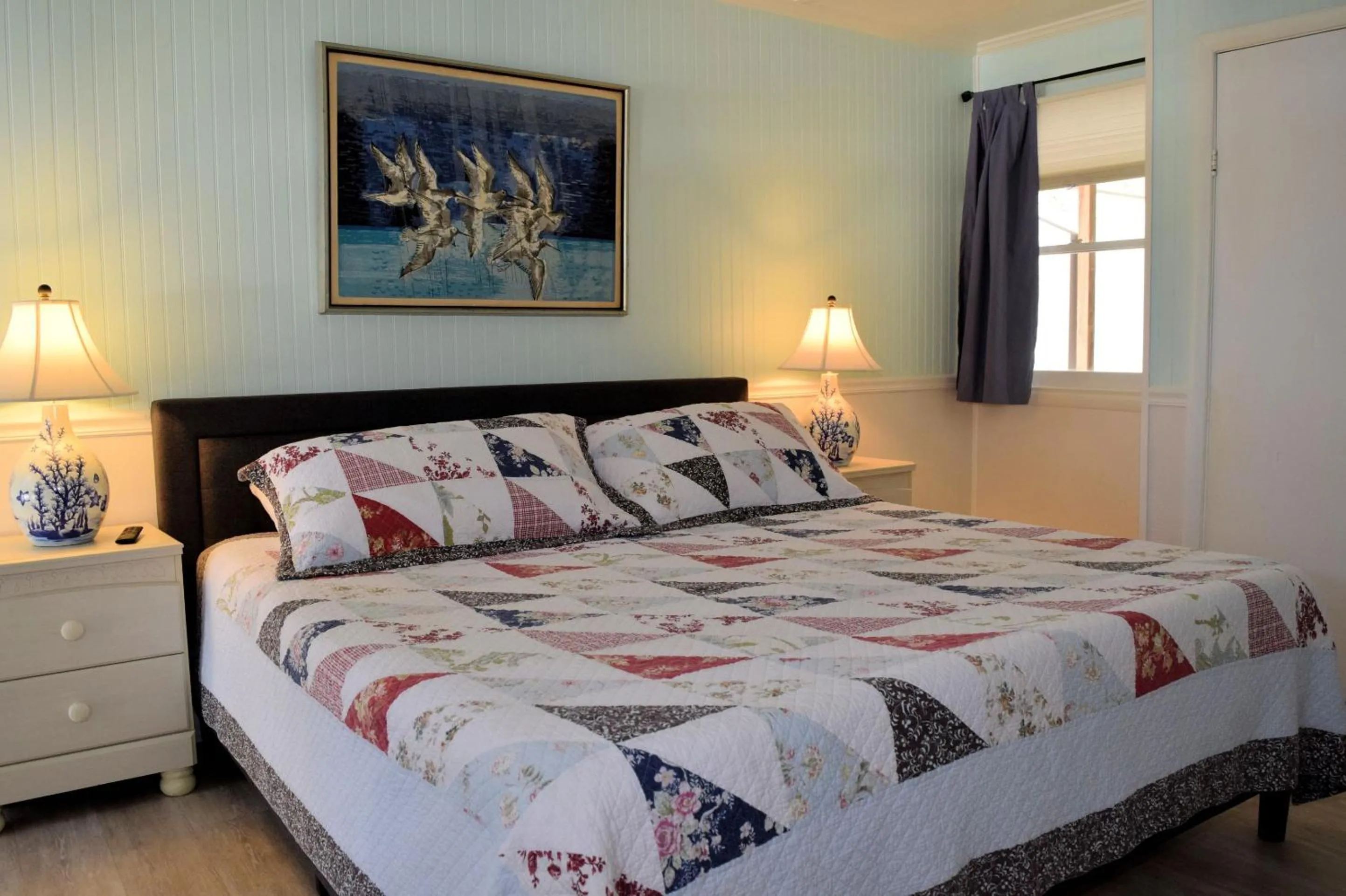 Bedroom, Bed in Blackbeard's Lodge