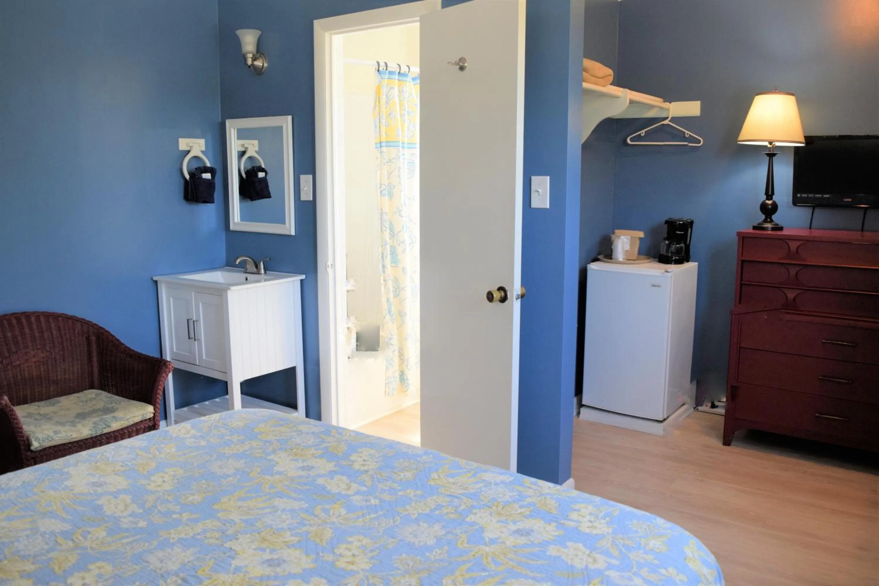 Decorative detail, Bed in Blackbeard's Lodge