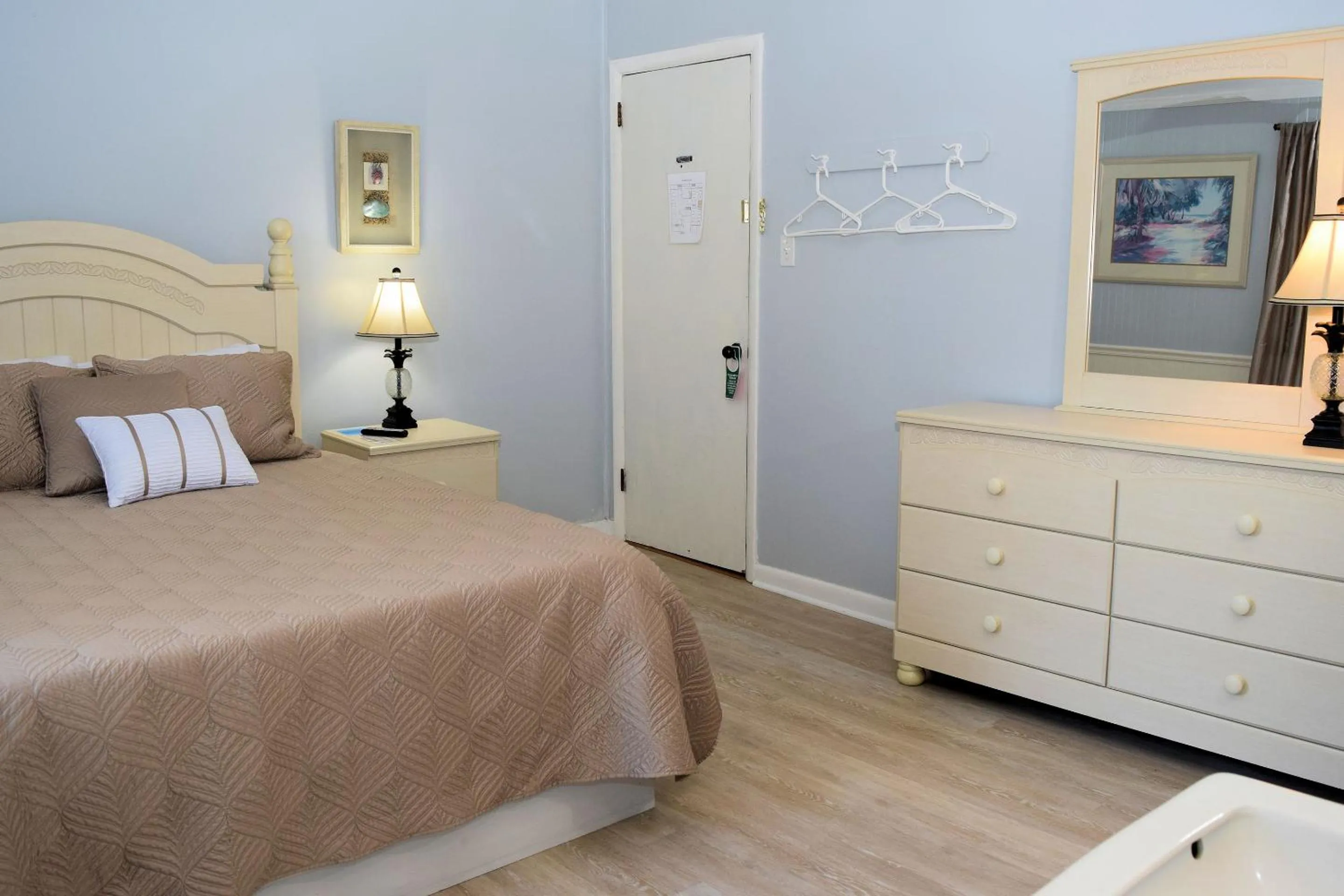 Bed in Blackbeard's Lodge