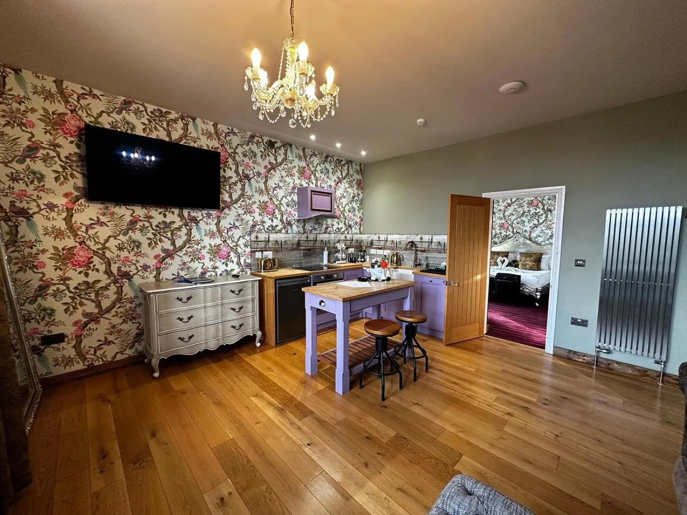 TV and multimedia in Lymestone Boutique Accommodation