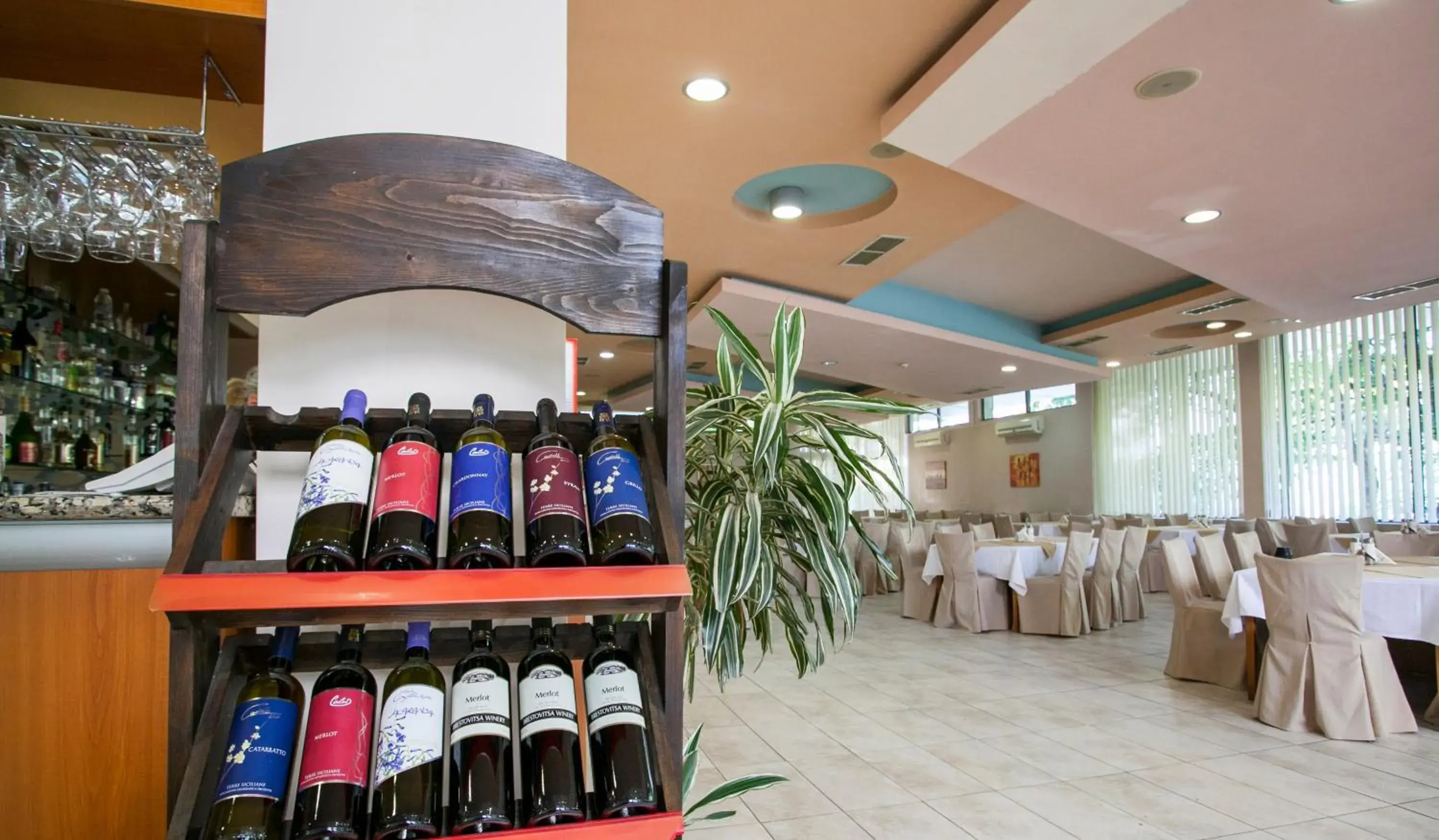 Restaurant/places to eat in Hotel Intelcoop Restaurant/places to eat in Hotel Intelcoop