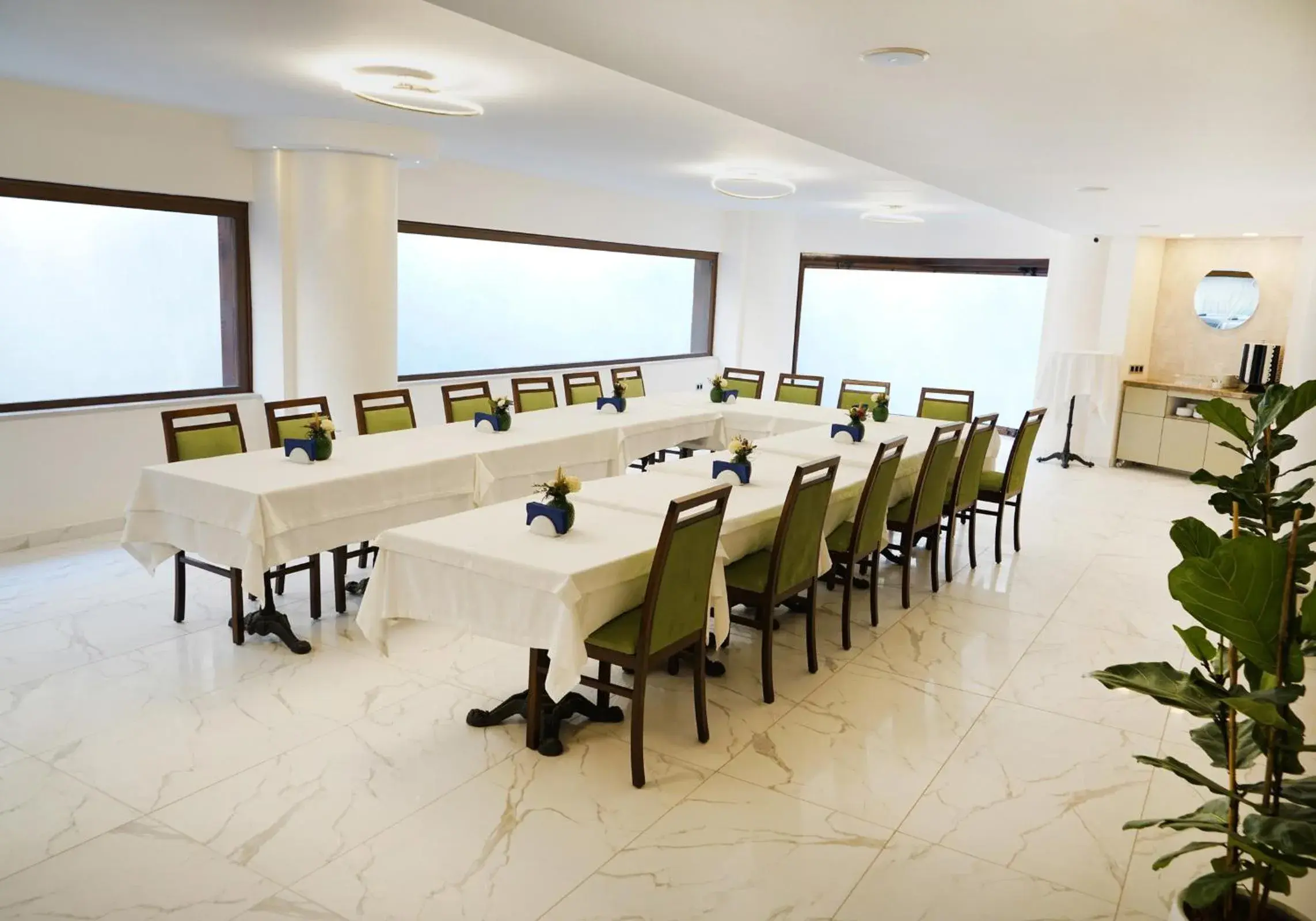 Restaurant/places to eat in Mira Otel Alsancak Restaurant/places to eat in Mira Otel Alsancak