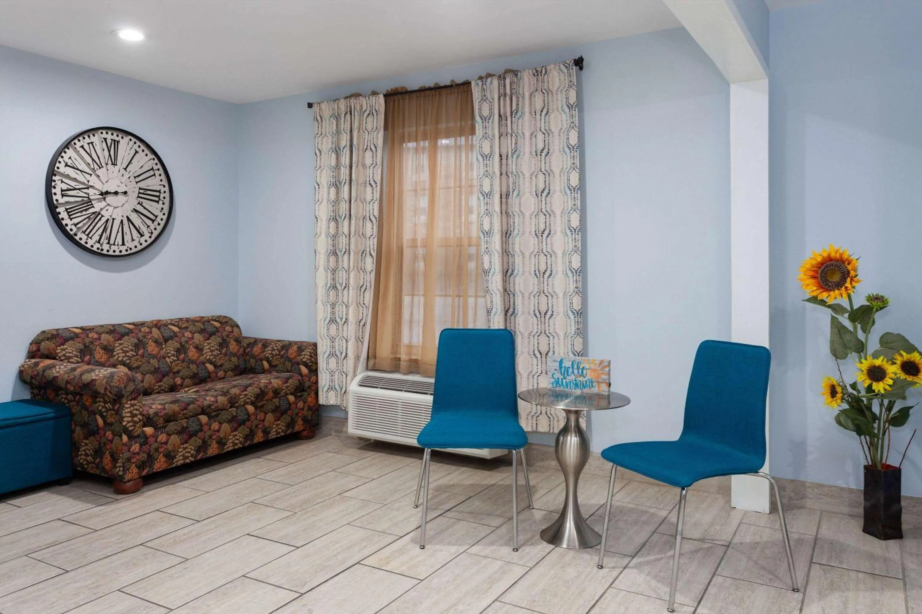 Lobby or reception in Days Inn & Suites by Wyndham Sellersburg