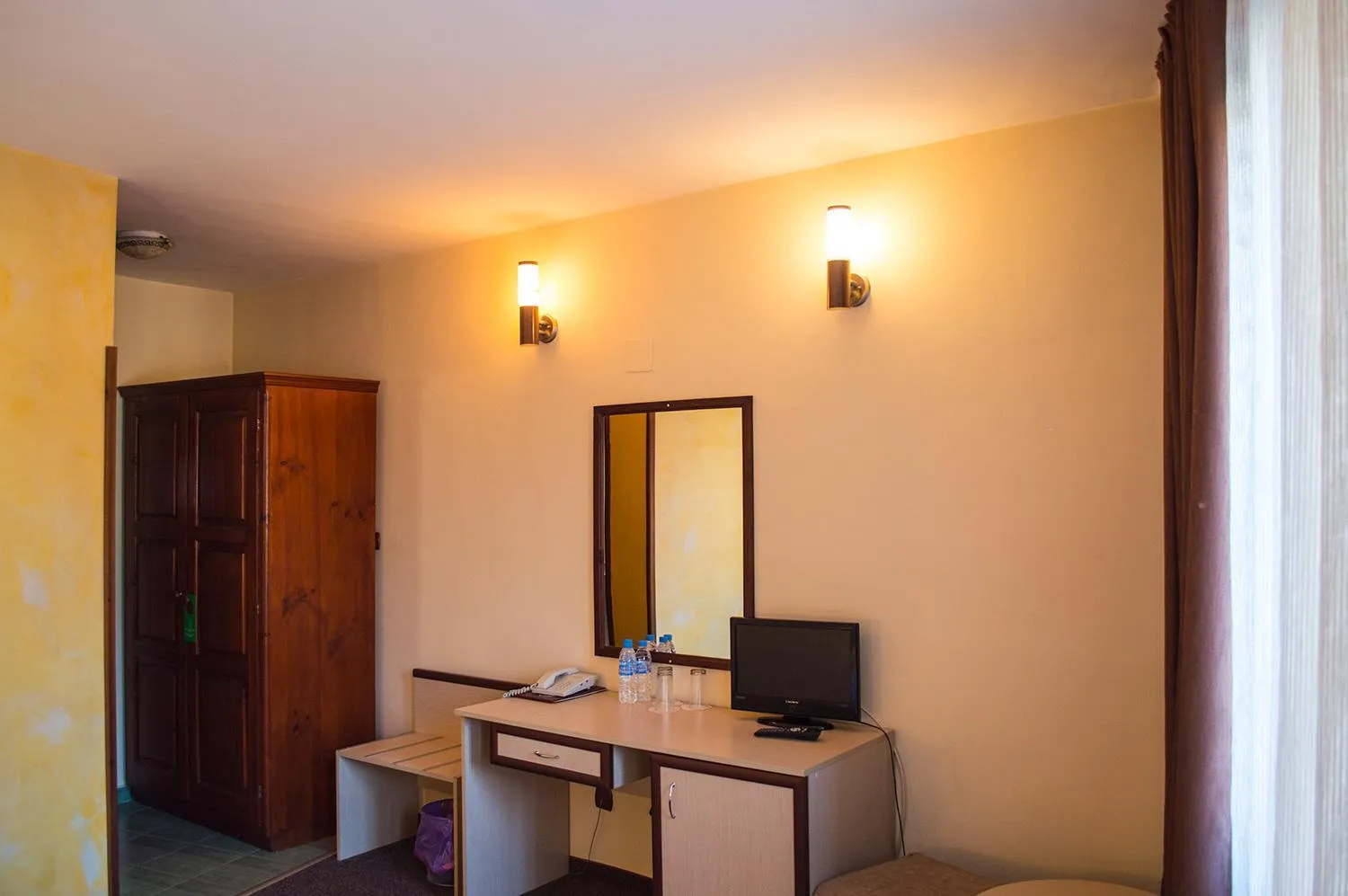 Communal lounge/ TV room in Hotel Rodina