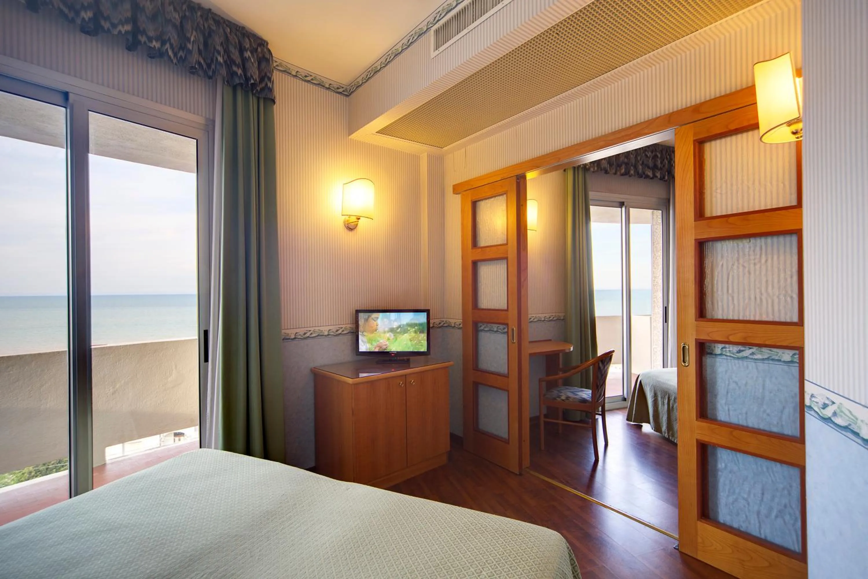 TV and multimedia, Bed in Hotel Palace