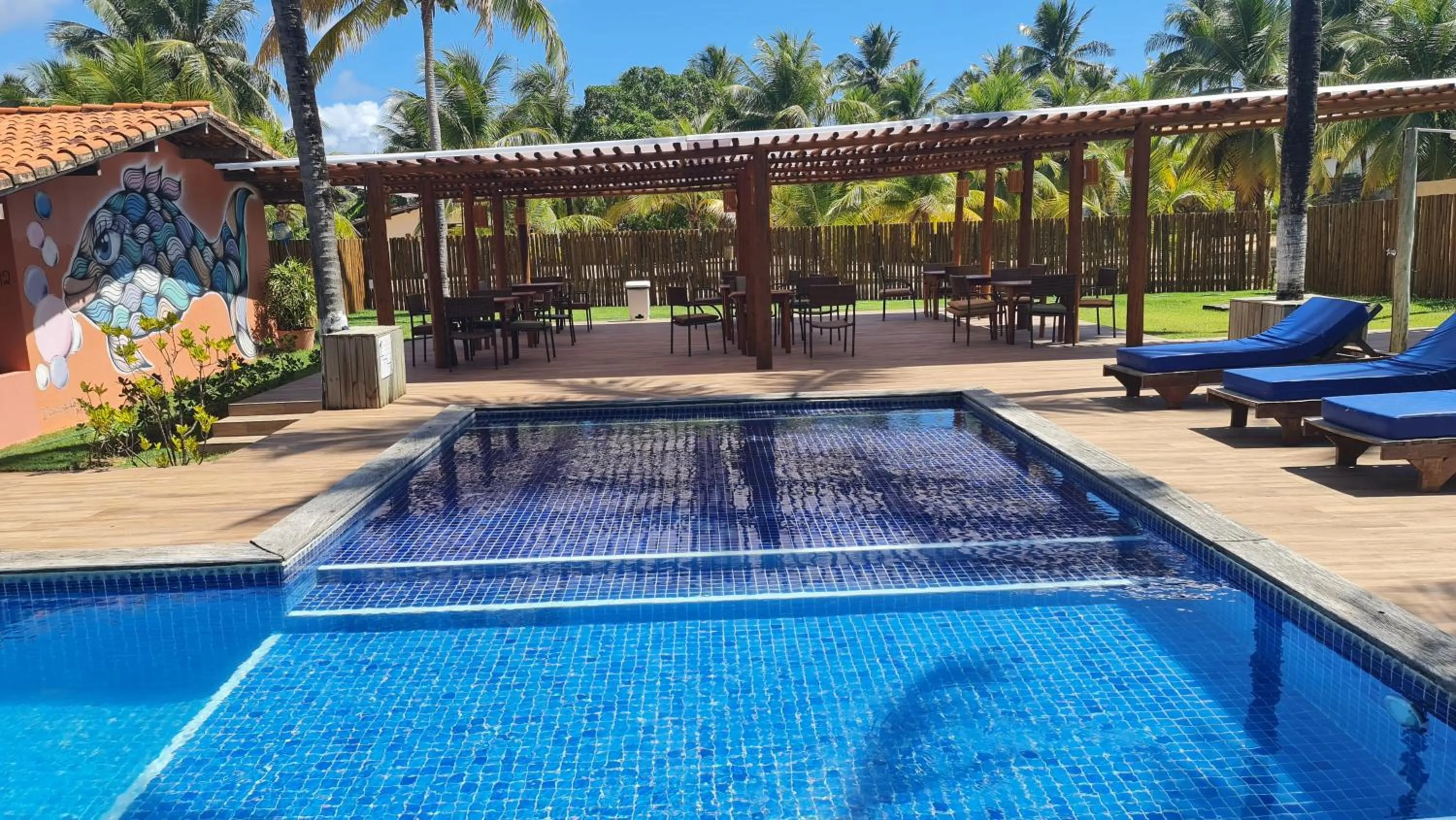 Swimming pool in Pousada Praia das Ondas - Pé na areia