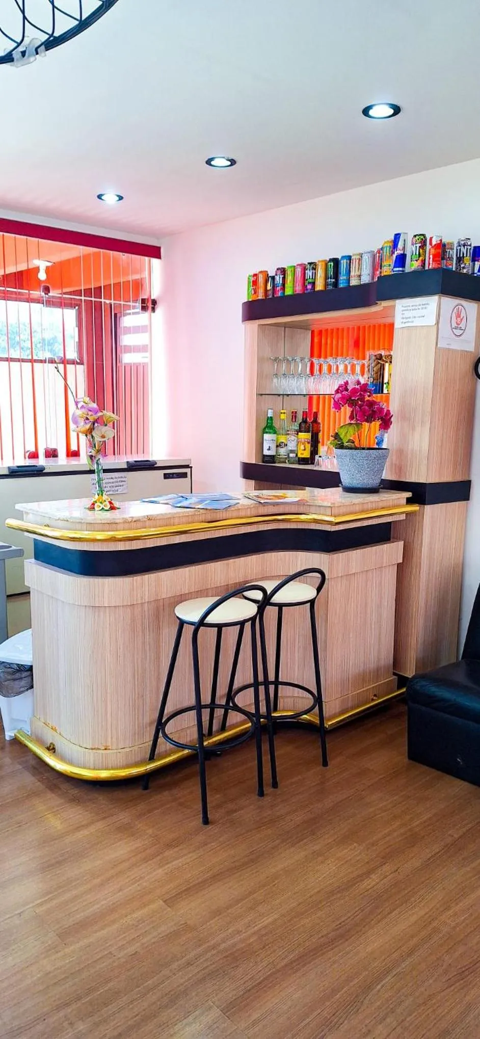 Lounge or bar in Six's Hotel