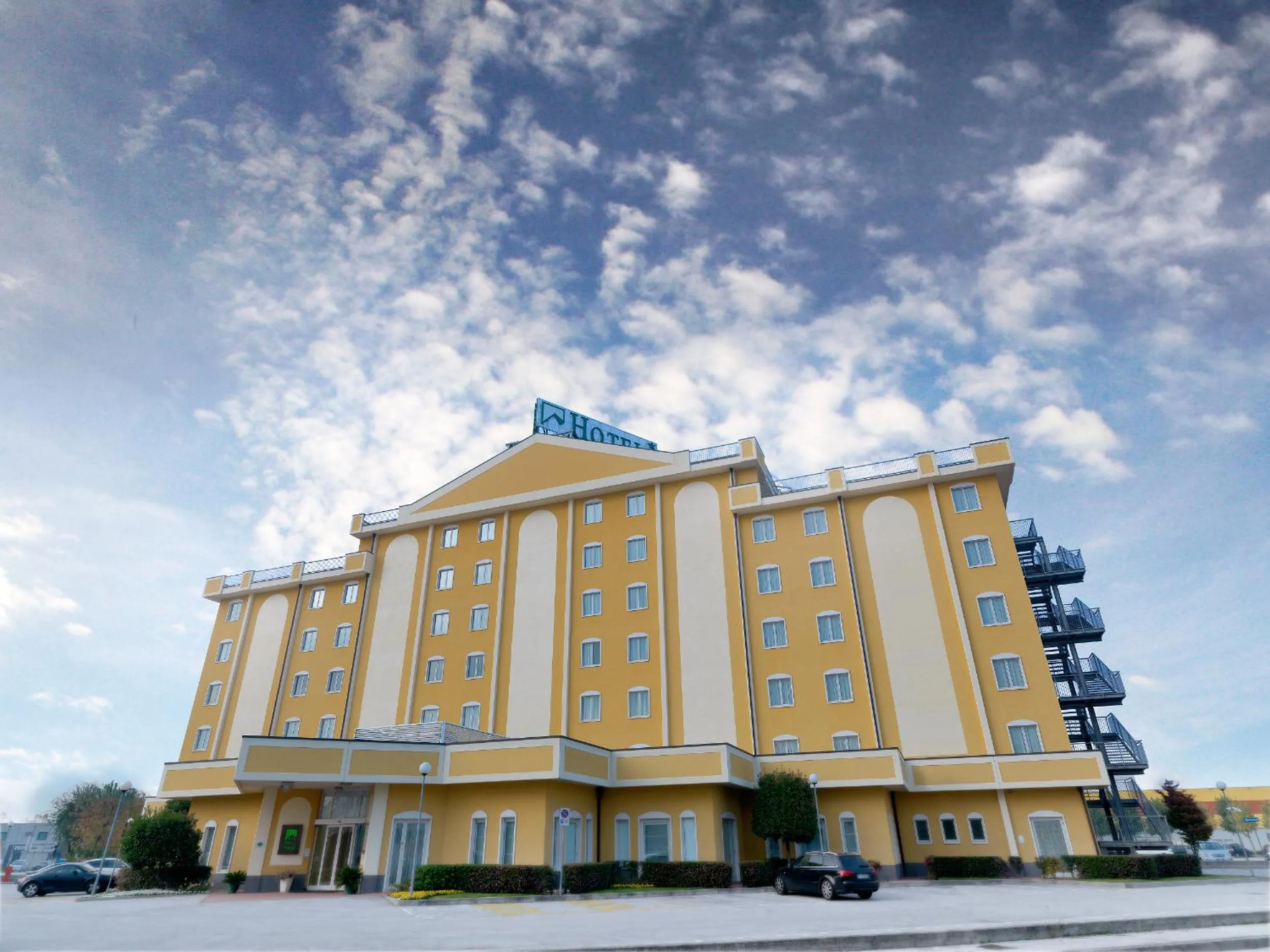 Property building in Piramidi Hotel