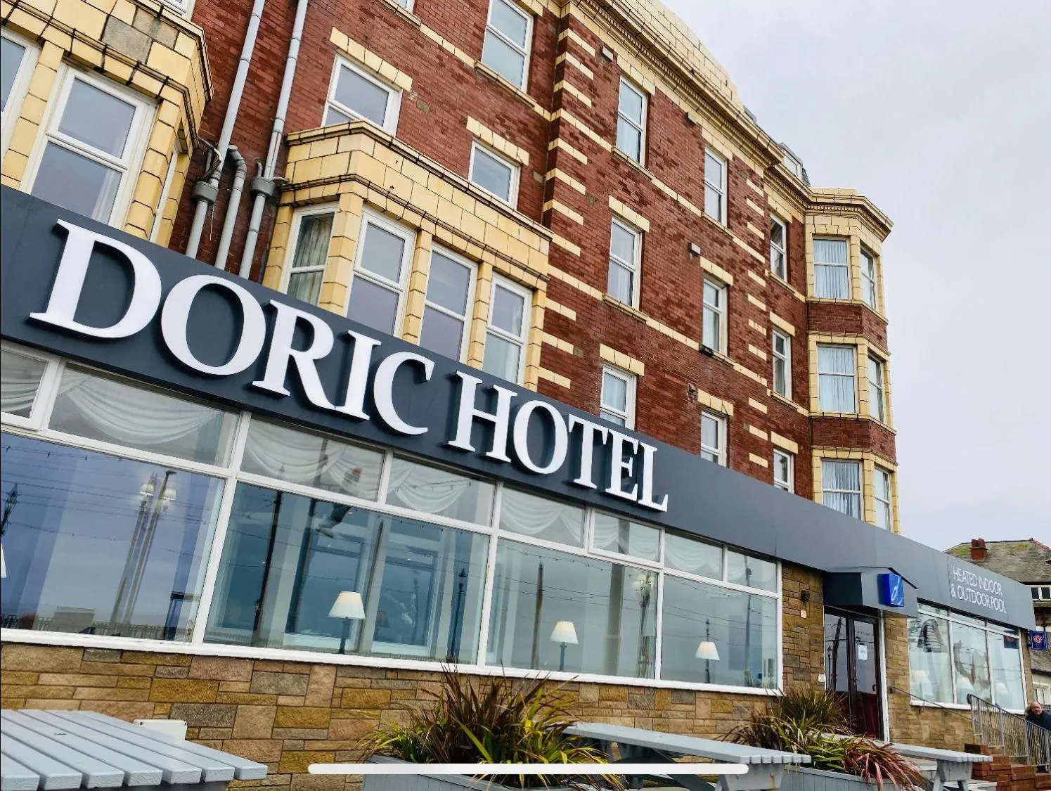 Facade/entrance in Doric Hotel