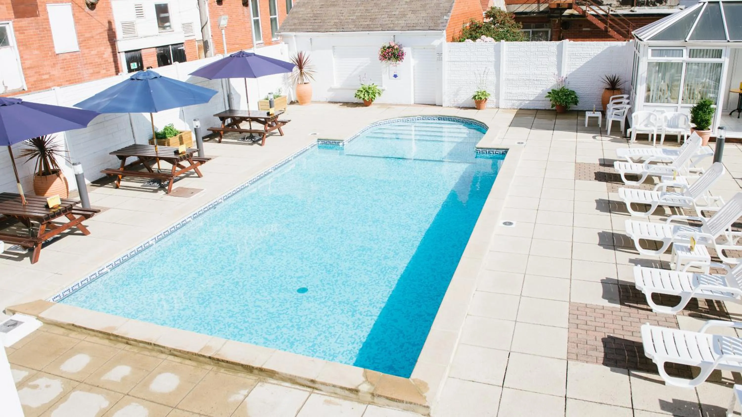 Swimming pool in Doric Hotel