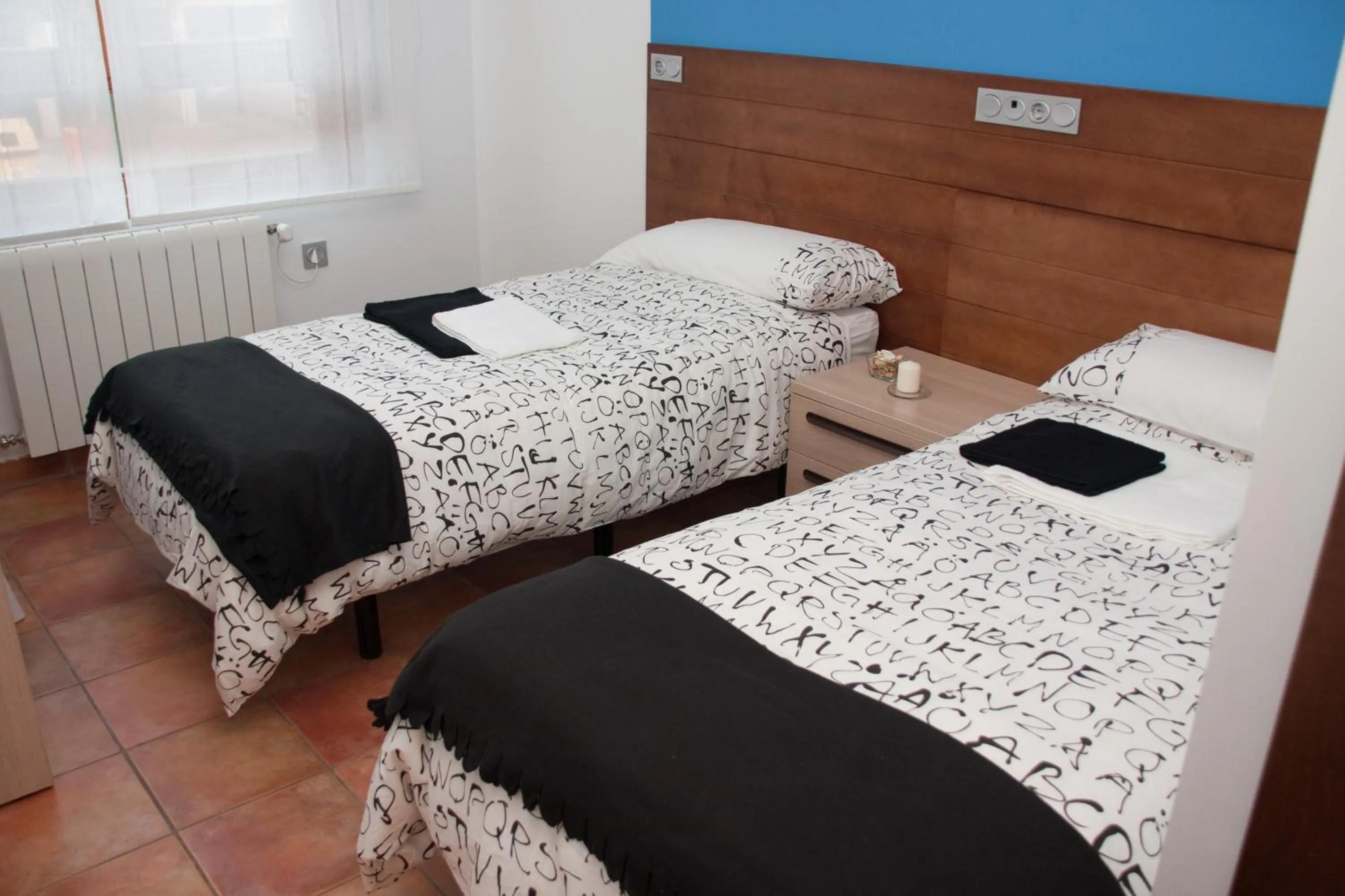 Photo of the whole room, Bed in Hotel Cuéntame