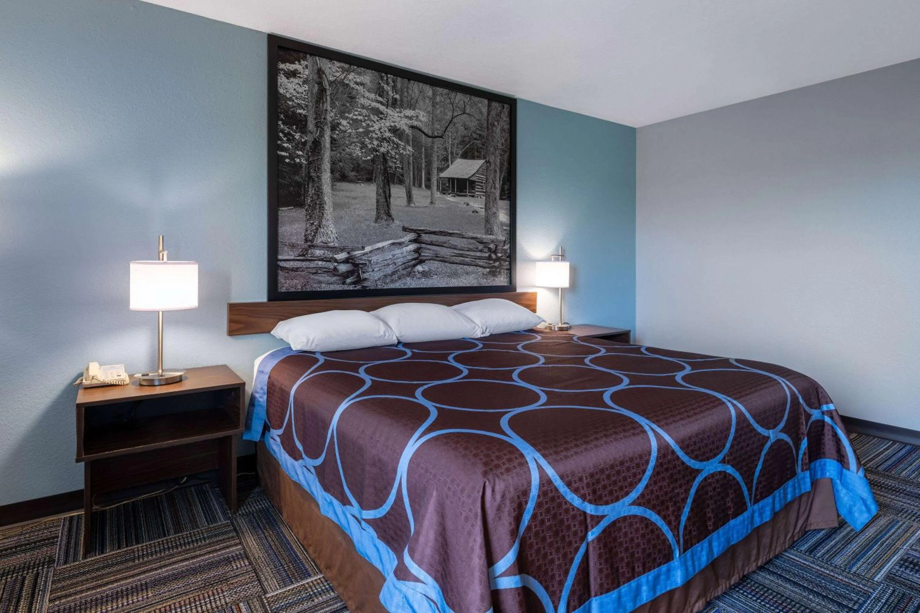 Photo of the whole room, Bed in Super 8 by Wyndham Mattoon