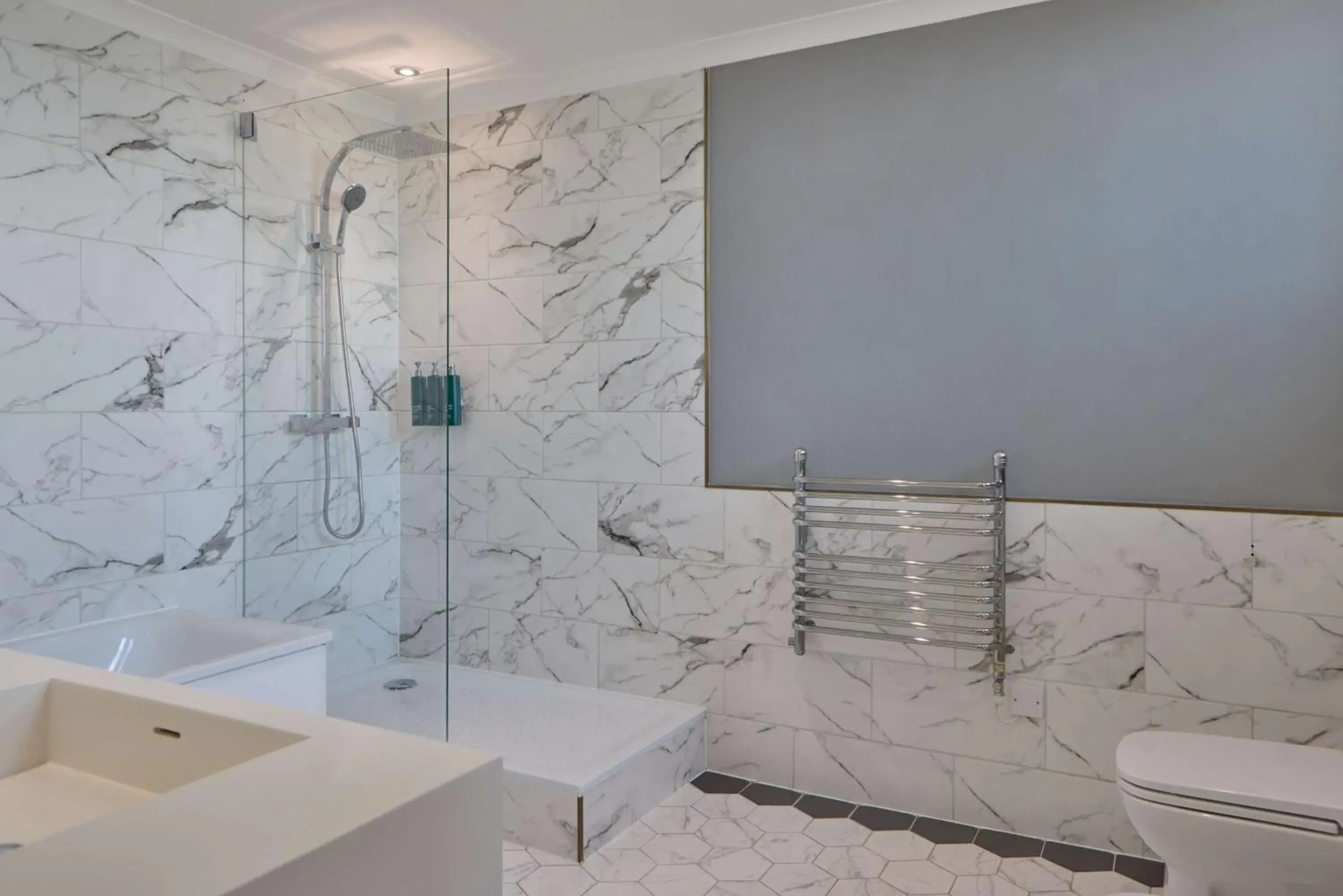 Bathroom in DoubleTree By Hilton Brighton Metropole Bathroom in DoubleTree By Hilton Brighton Metropole