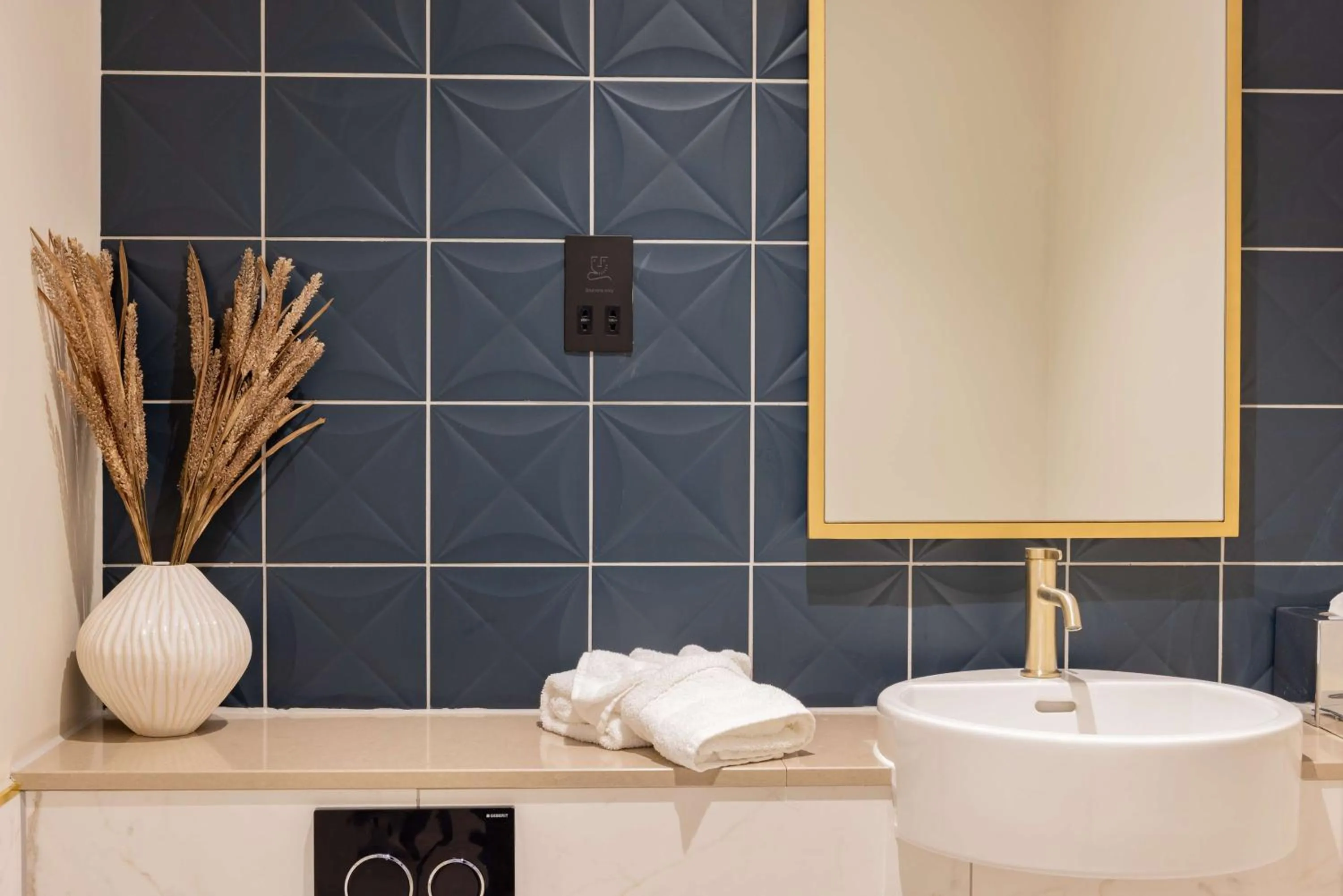 Bathroom in DoubleTree By Hilton Brighton Metropole