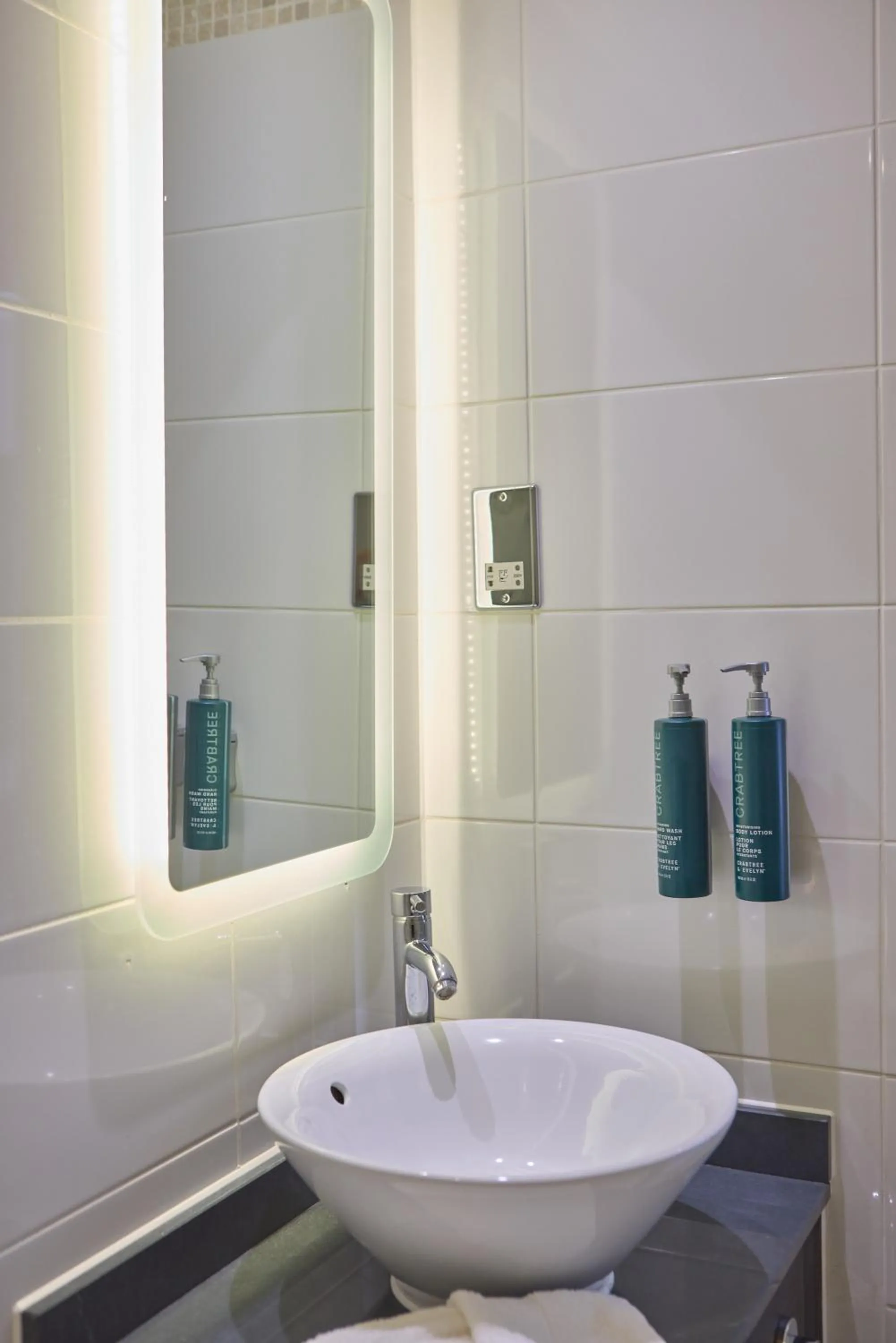 Bathroom in DoubleTree By Hilton Brighton Metropole