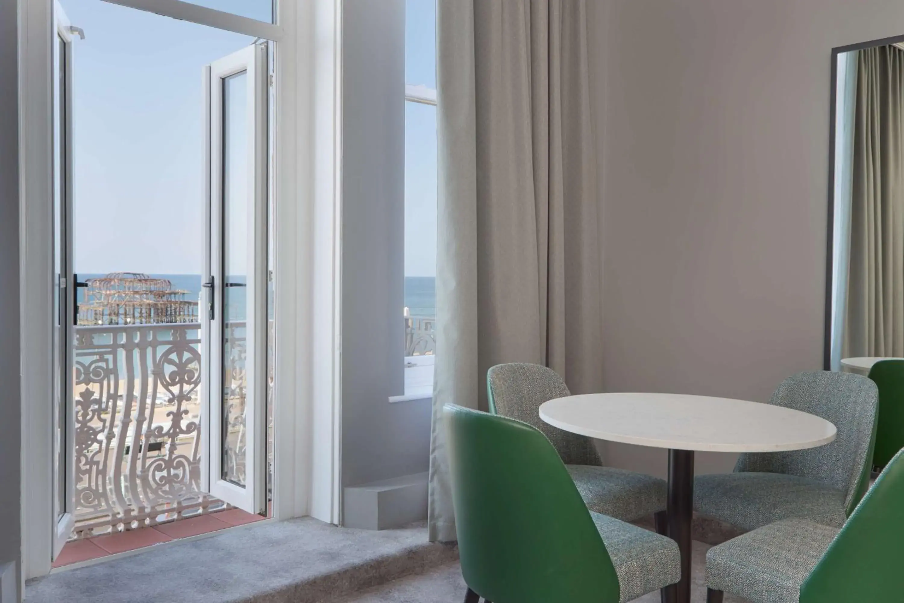 Photo of the whole room in DoubleTree By Hilton Brighton Metropole Photo of the whole room in DoubleTree By Hilton Brighton Metropole