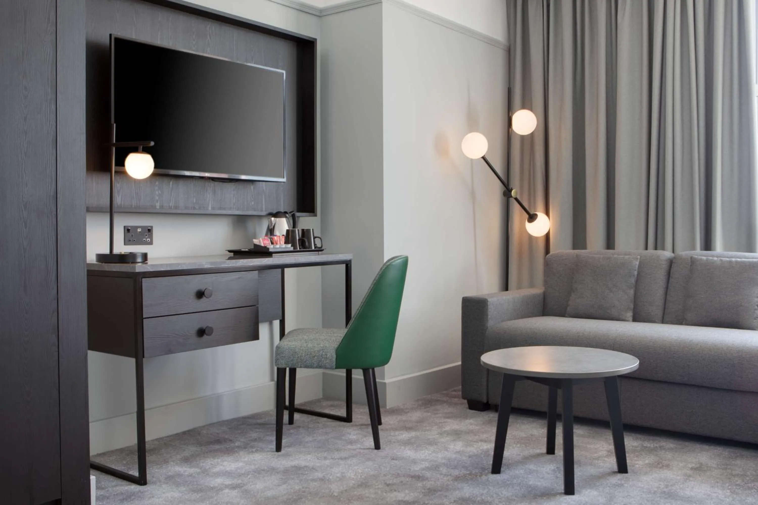 Bedroom in DoubleTree By Hilton Brighton Metropole