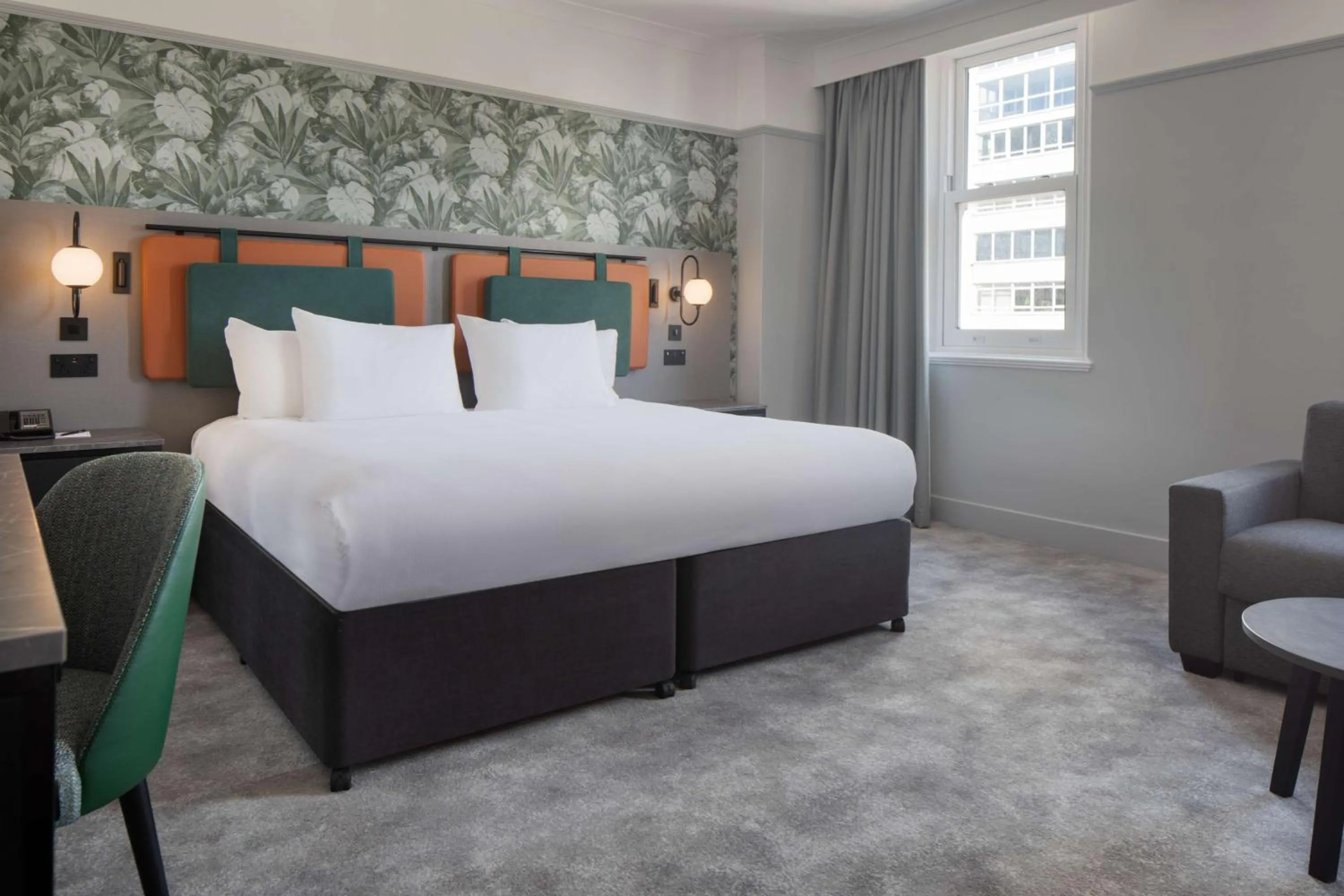 Bed in DoubleTree By Hilton Brighton Metropole