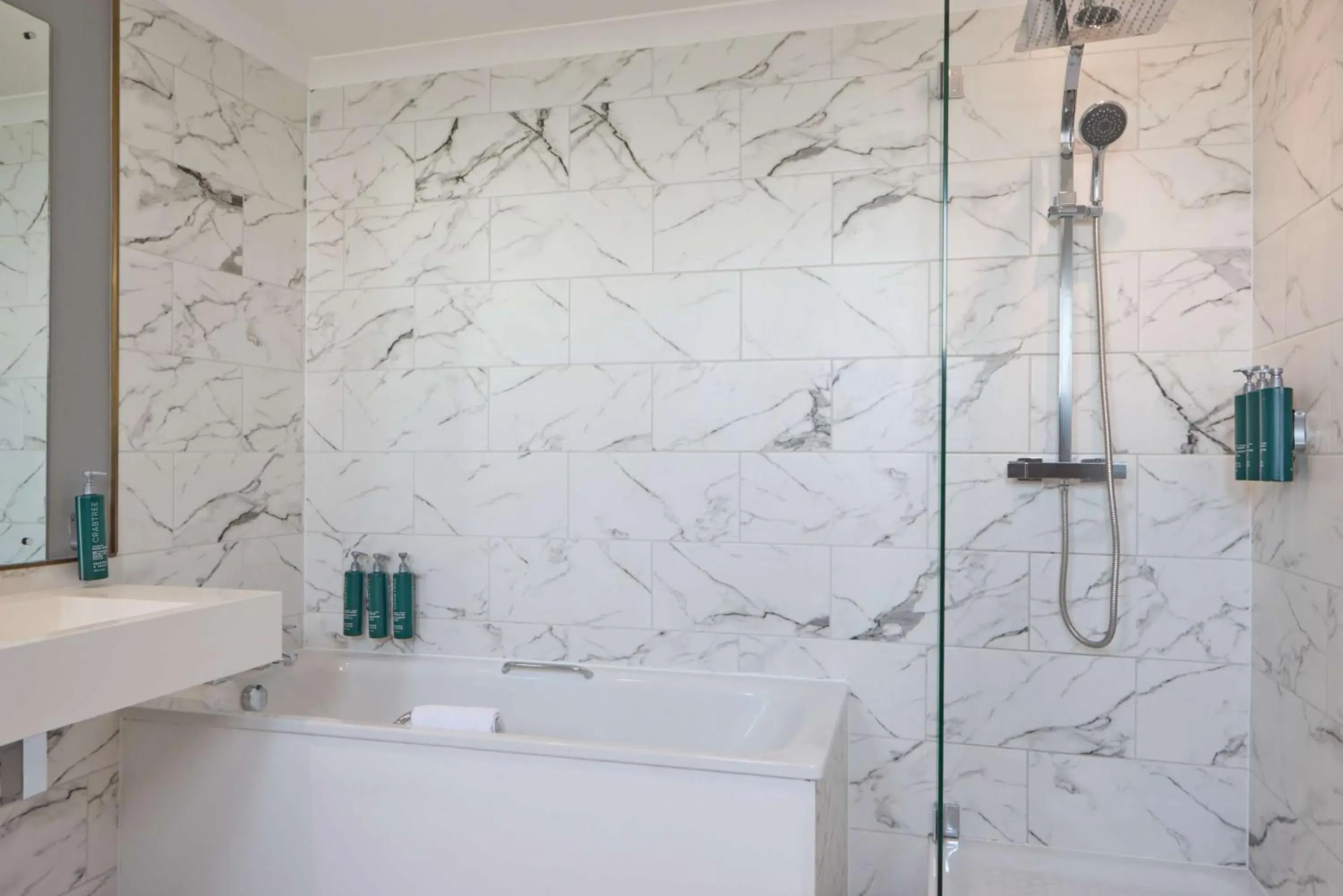 Bathroom in DoubleTree By Hilton Brighton Metropole Bathroom in DoubleTree By Hilton Brighton Metropole