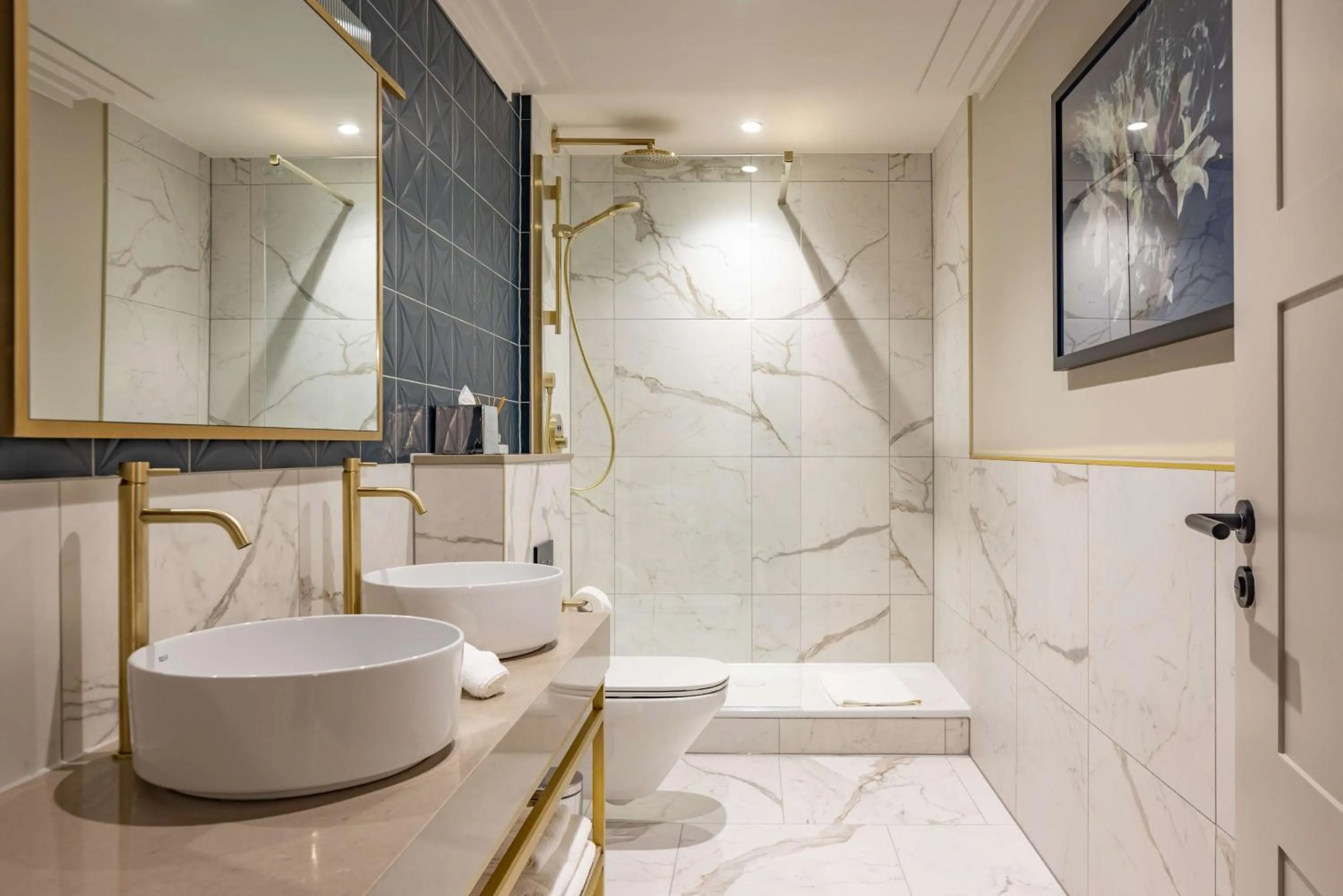 Bathroom in DoubleTree By Hilton Brighton Metropole