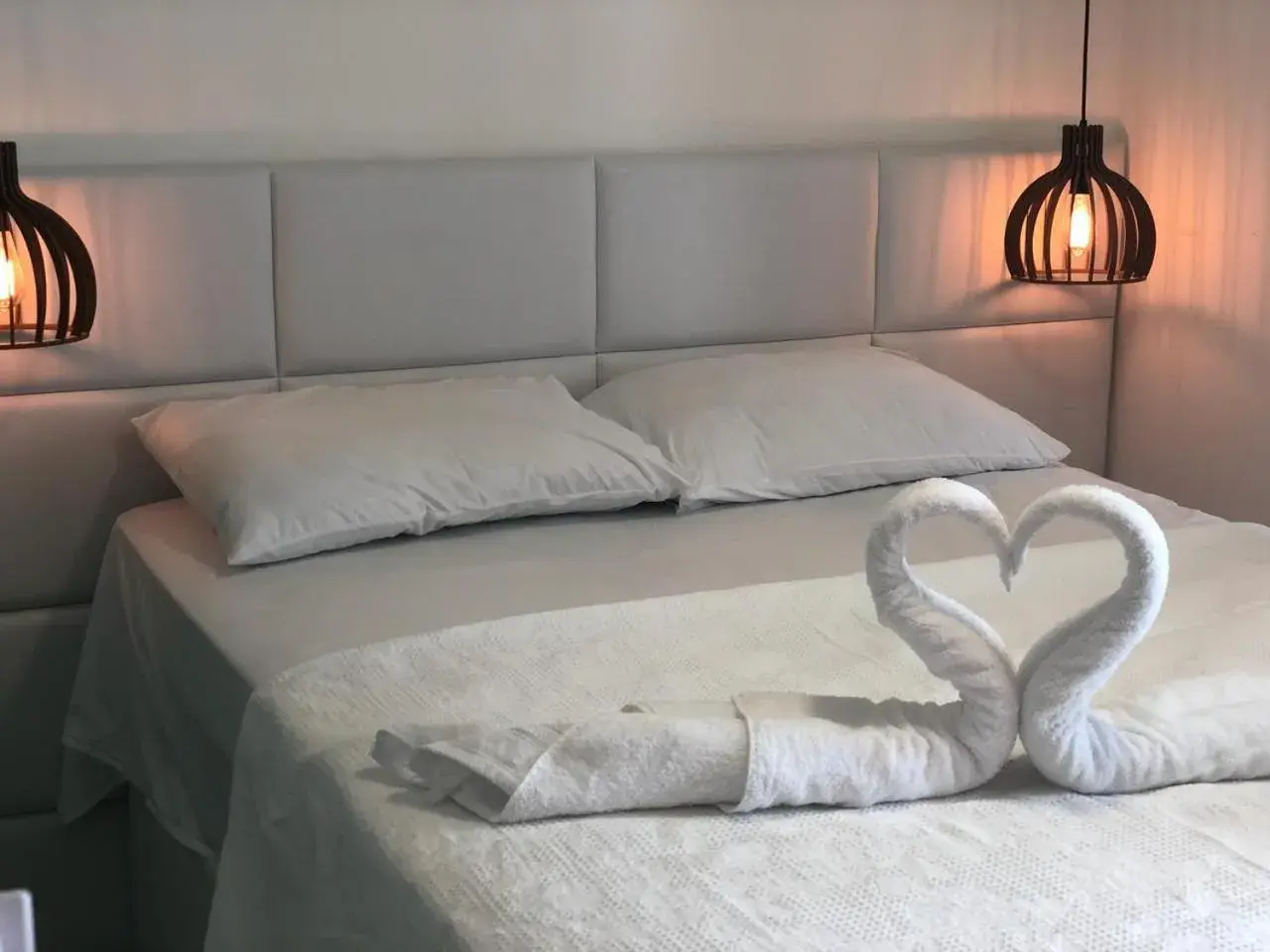 Bed in Laguna Beach Flat Bed in Laguna Beach Flat