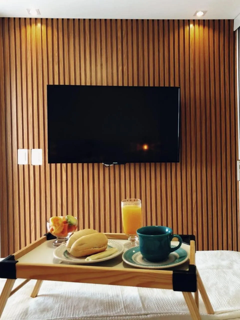 TV and multimedia in Laguna Beach Flat