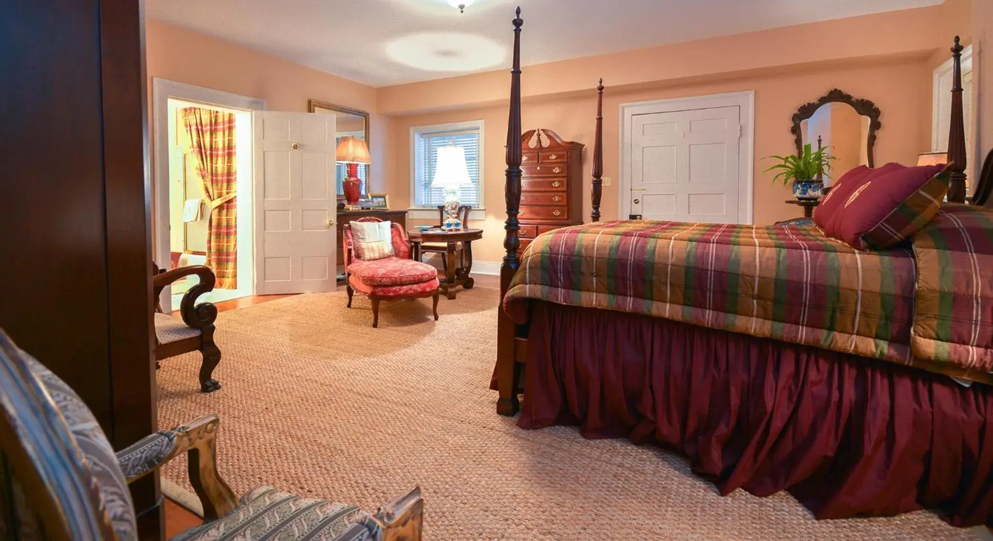 Deluxe Double Room - single occupancy in Choctaw Hall Bed & Breakfast Deluxe Double Room - single occupancy in Choctaw Hall Bed & Breakfast