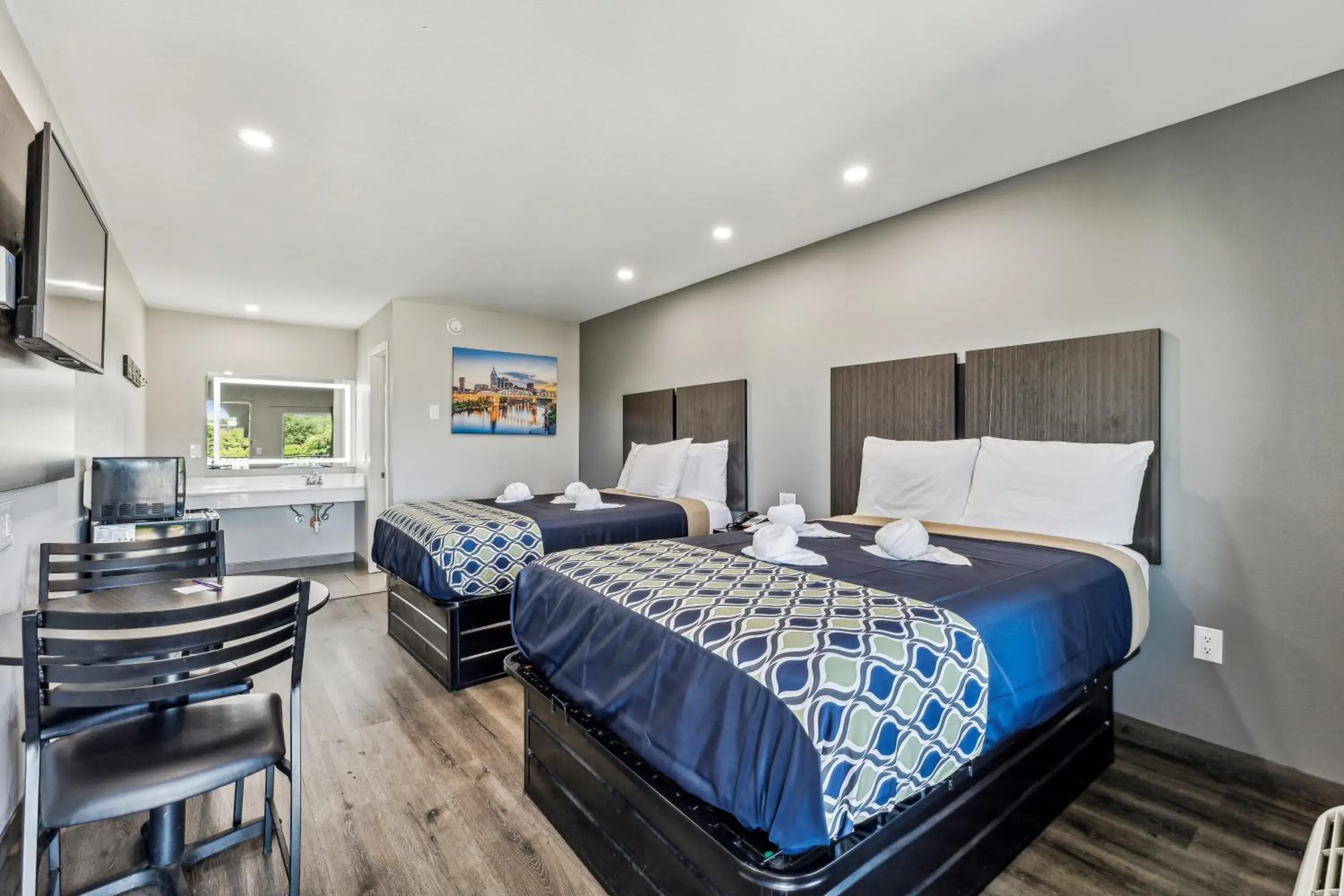 Deluxe Double Room with Two Double Beds in Knights Inn Antioch Deluxe Double Room with Two Double Beds in Knights Inn Antioch