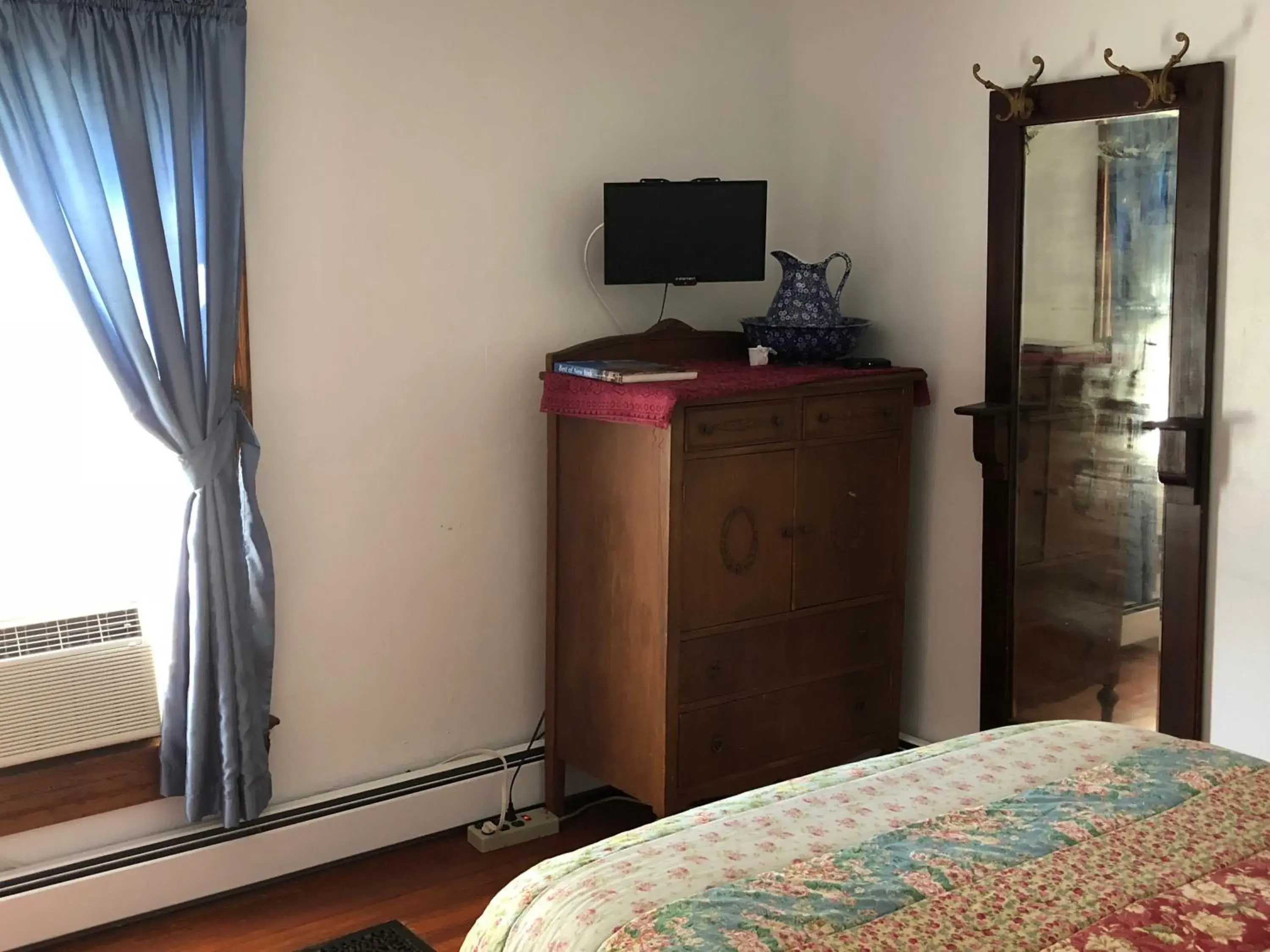 Double and Twin Room in Antique Rose Inn Windham Double and Twin Room in Antique Rose Inn Windham