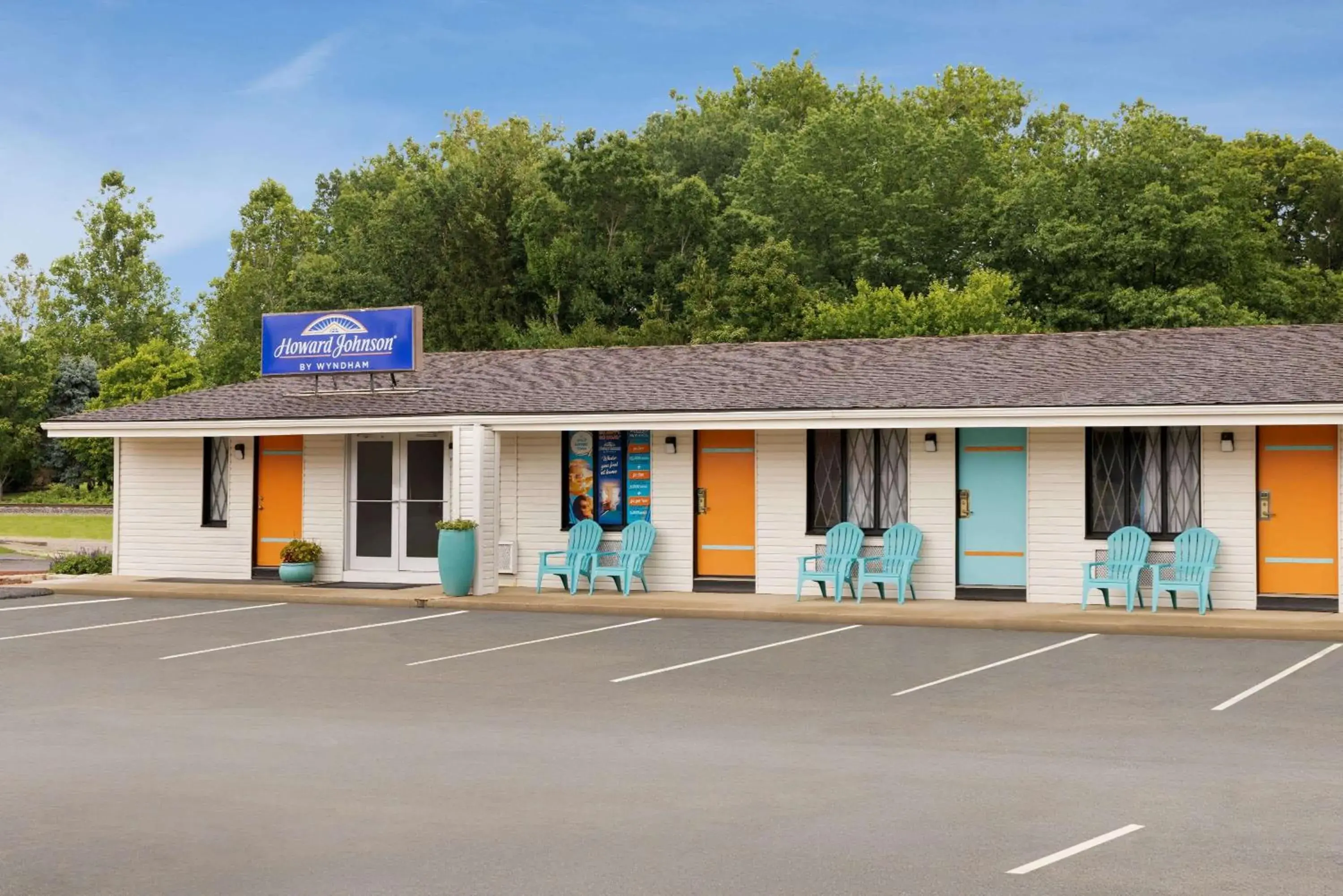 Property building in Dover Inn and Suites Property building in Dover Inn and Suites
