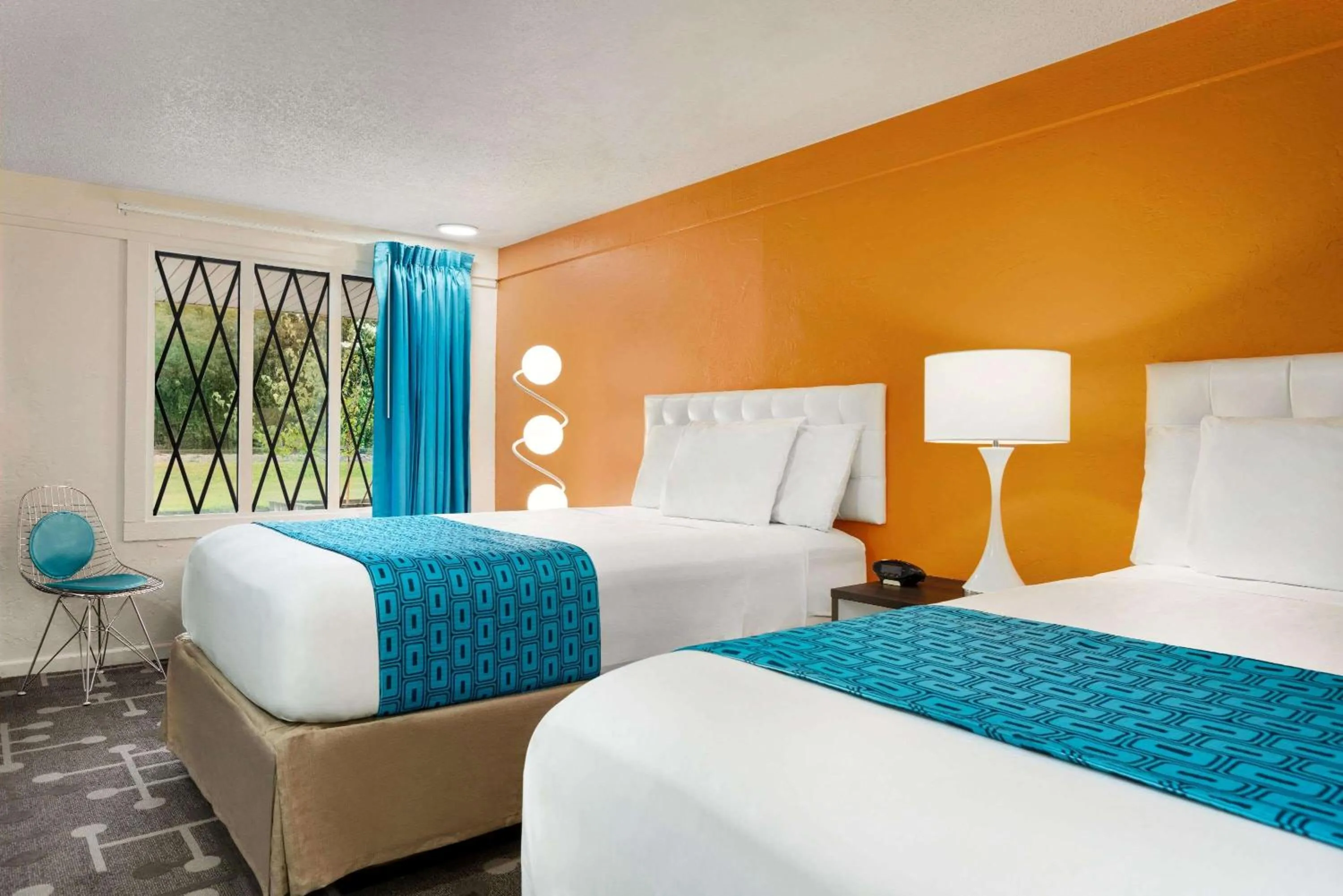 Photo of the whole room, Bed in Dover Inn and Suites