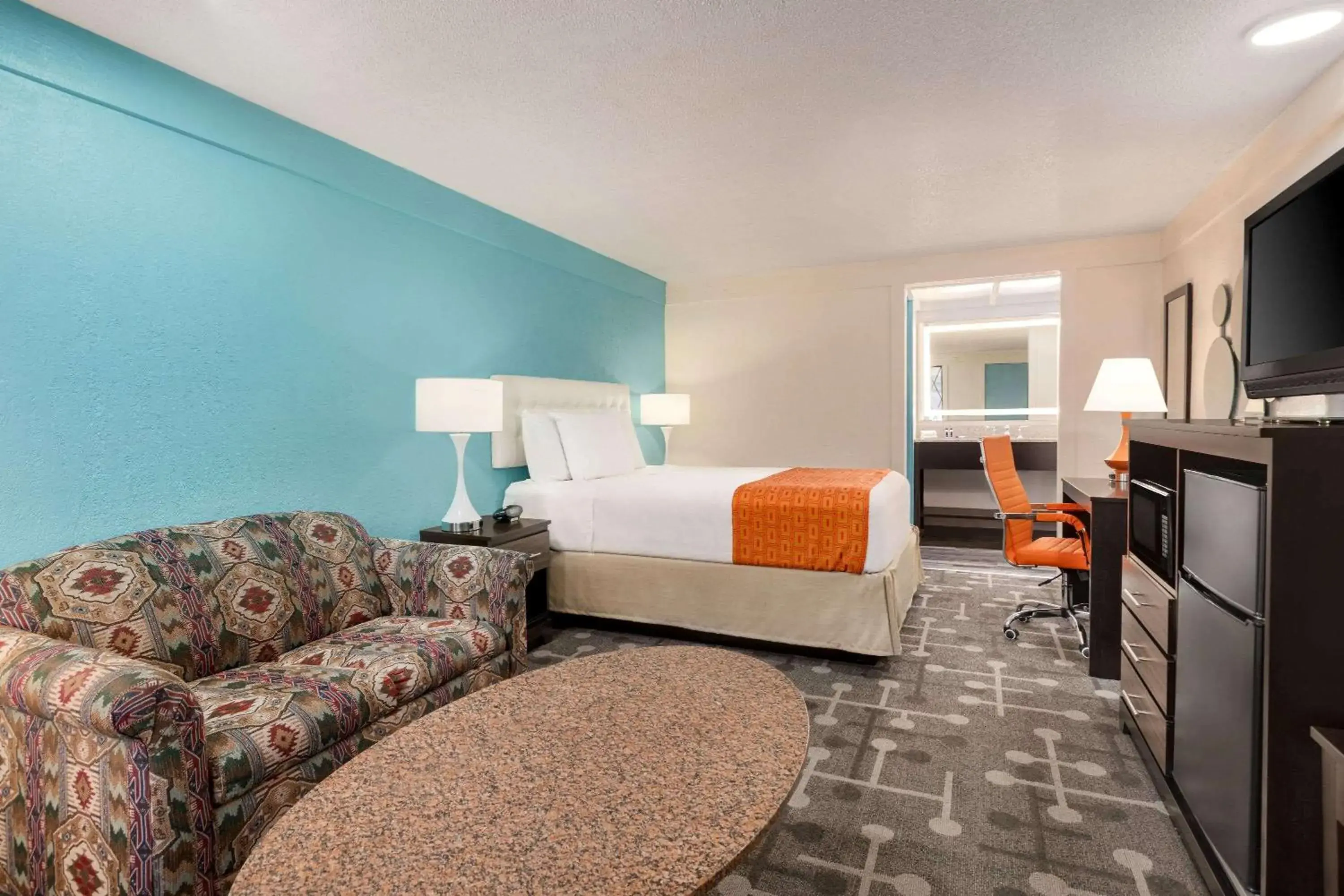 Photo of the whole room, Bed in Dover Inn and Suites Photo of the whole room, Bed in Dover Inn and Suites