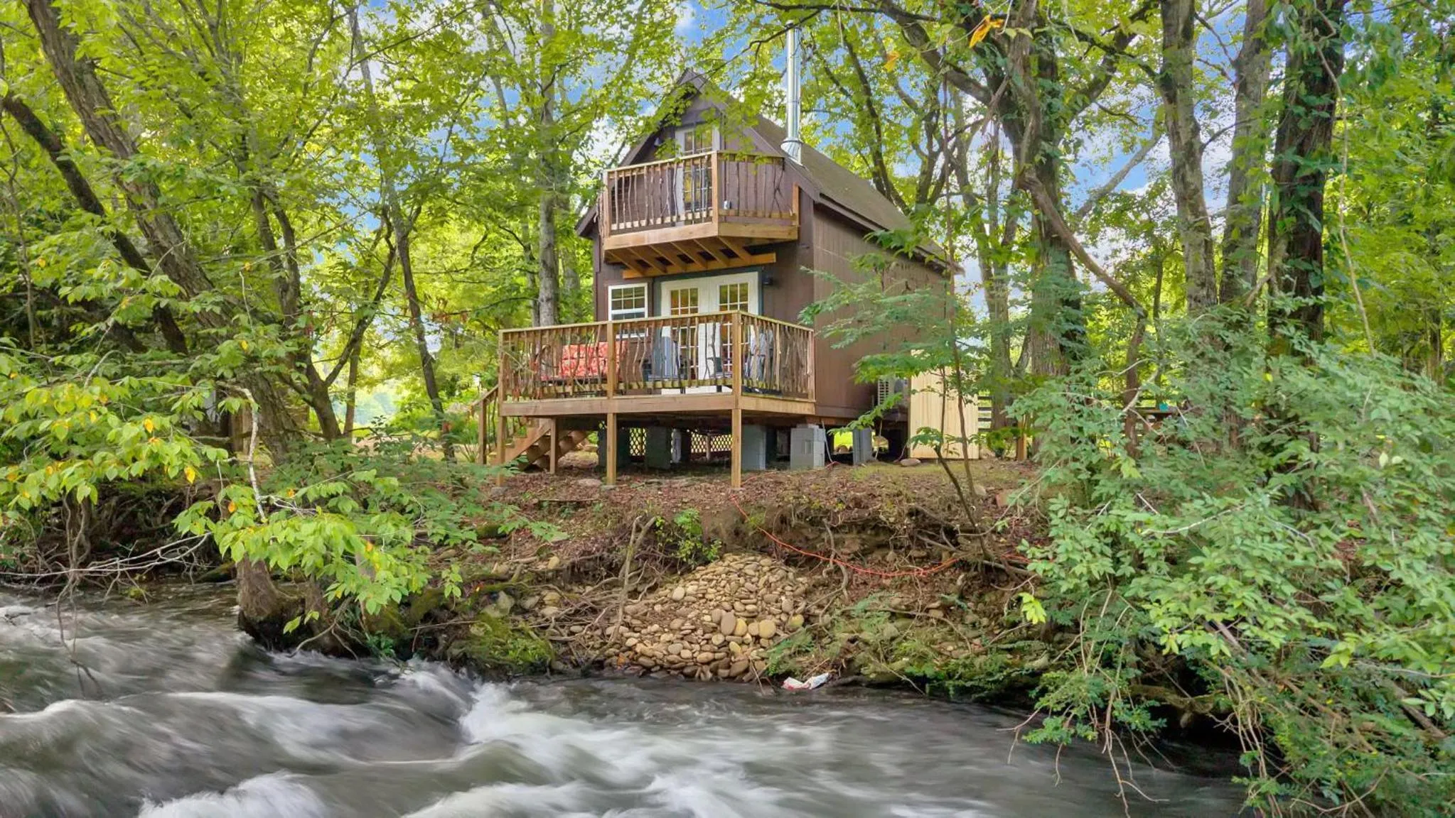 Creekwalk Inn Bed and Breakfast with Cabins