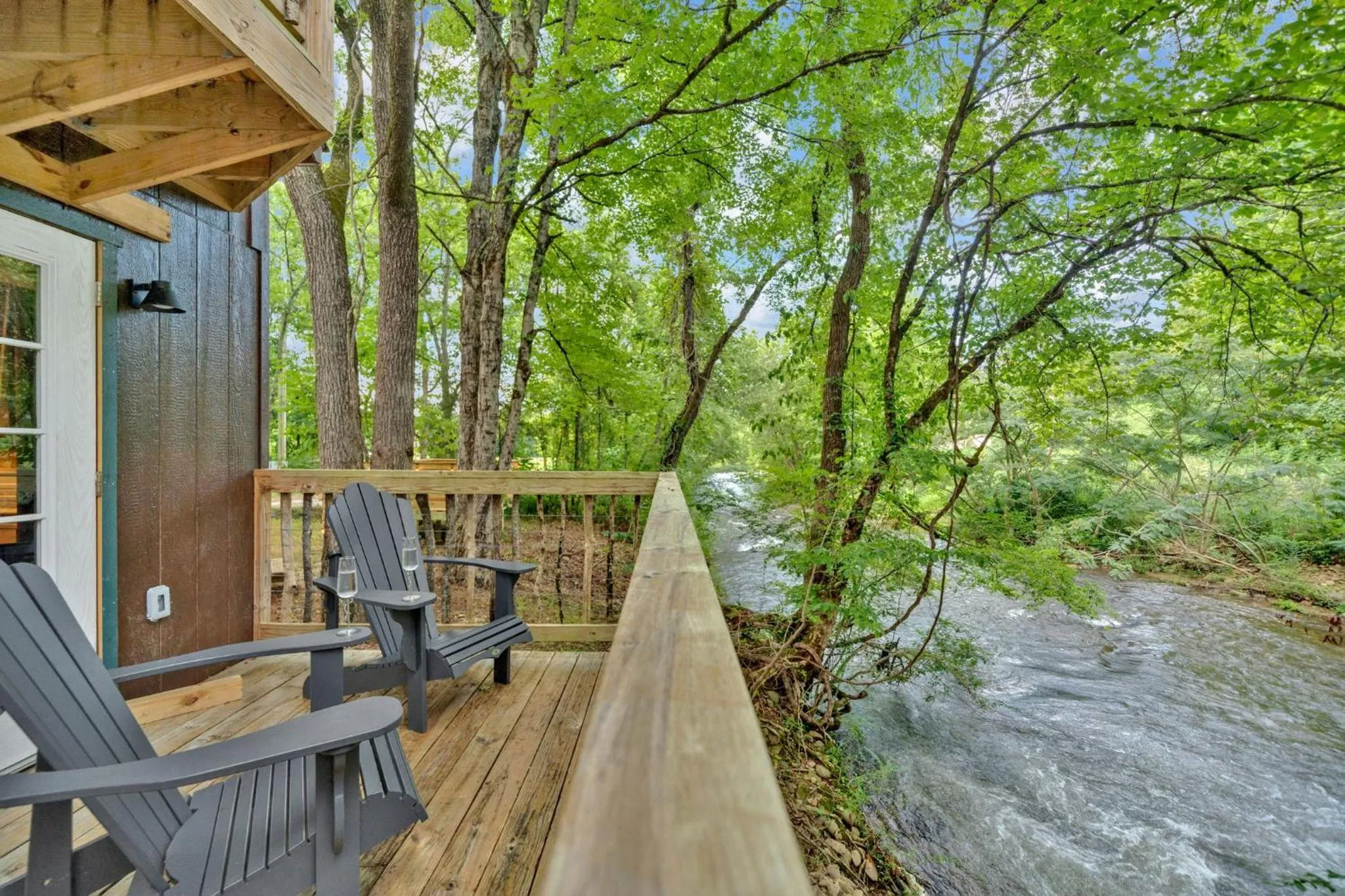 Creekwalk Inn Bed and Breakfast with Cabins