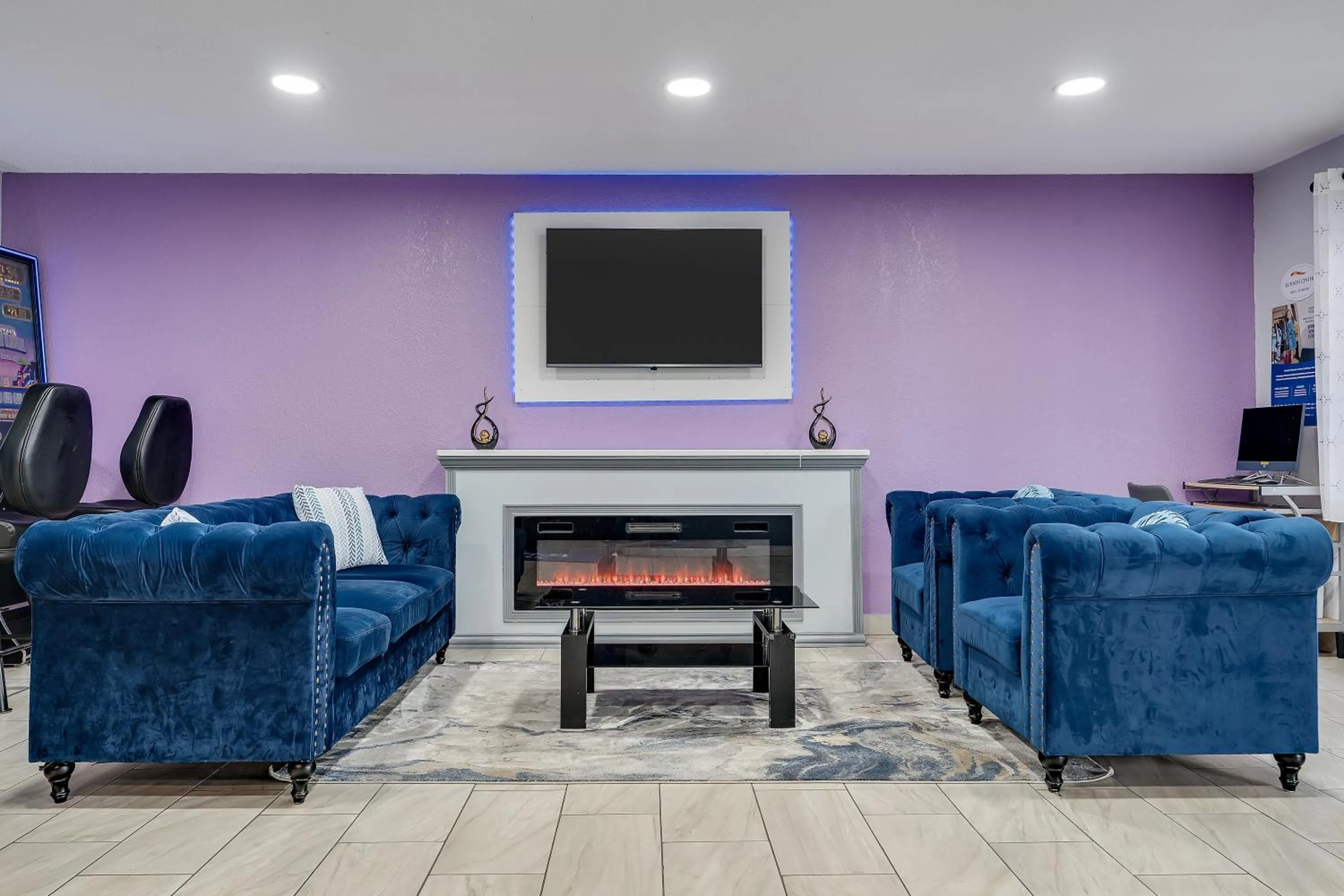 Seating area in Baymont by Wyndham La Crosse/Onalaska