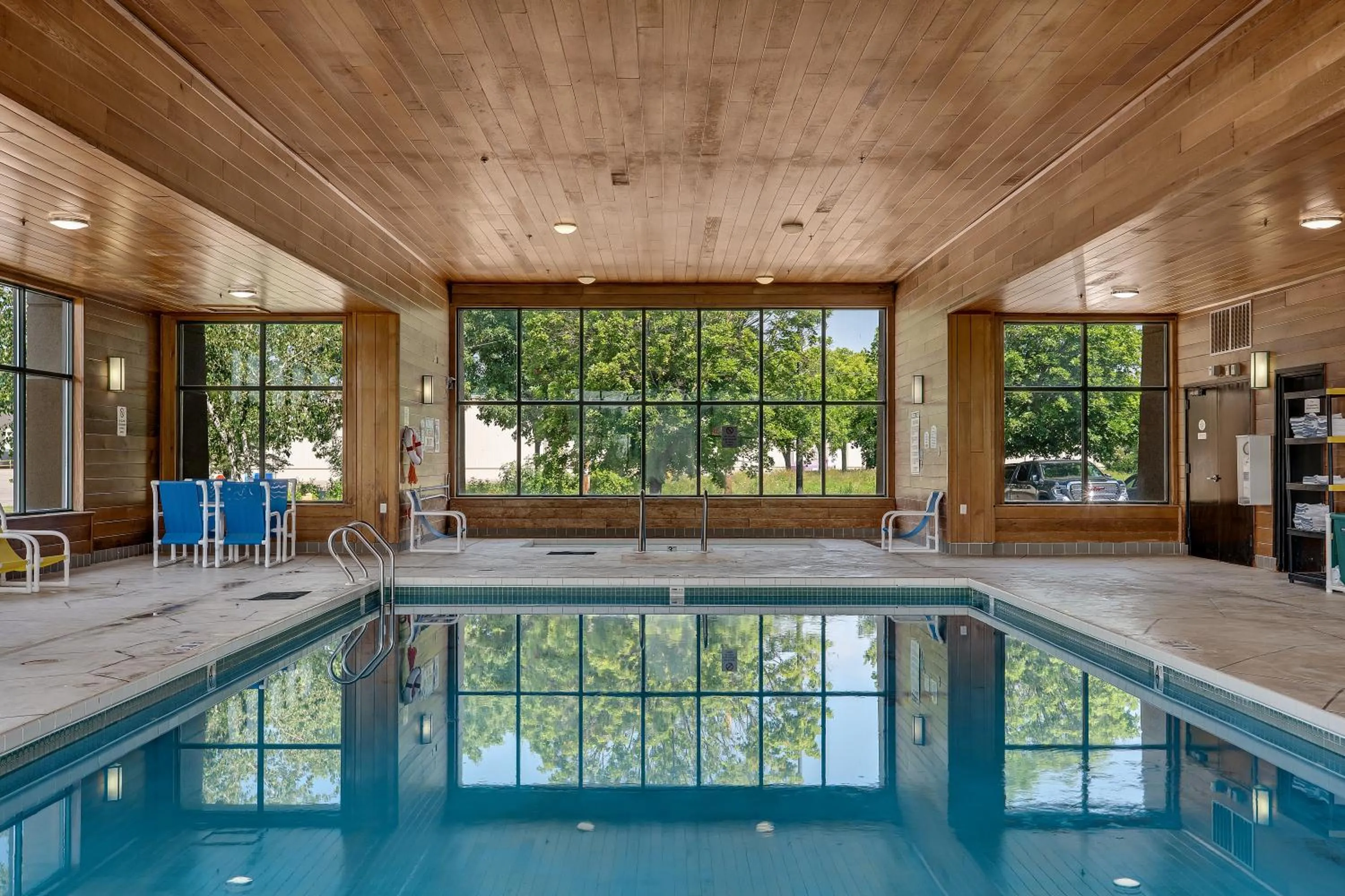 Swimming pool in Baymont by Wyndham La Crosse/Onalaska
