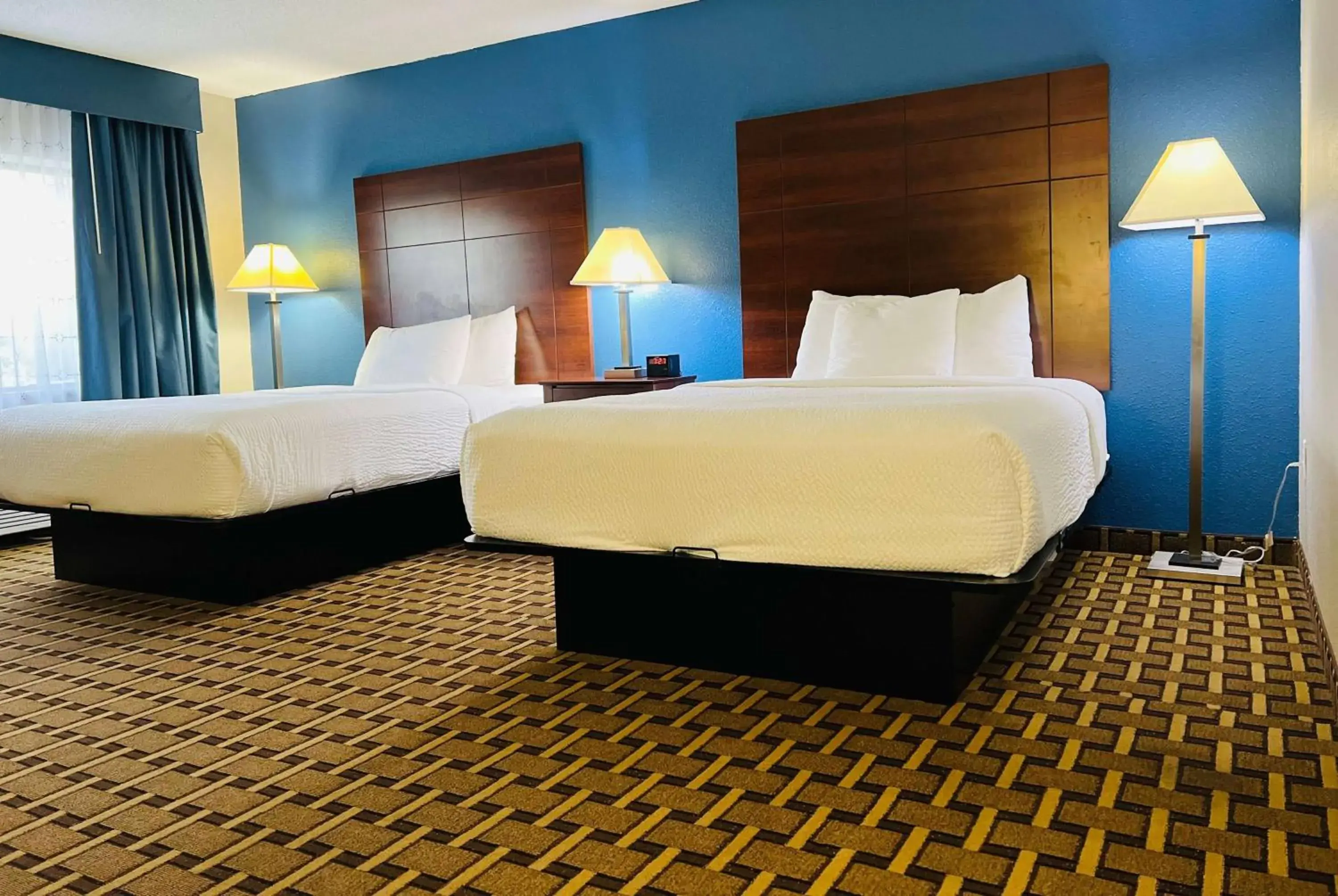 Photo of the whole room, Bed in Baymont by Wyndham La Crosse/Onalaska Photo of the whole room, Bed in Baymont by Wyndham La Crosse/Onalaska