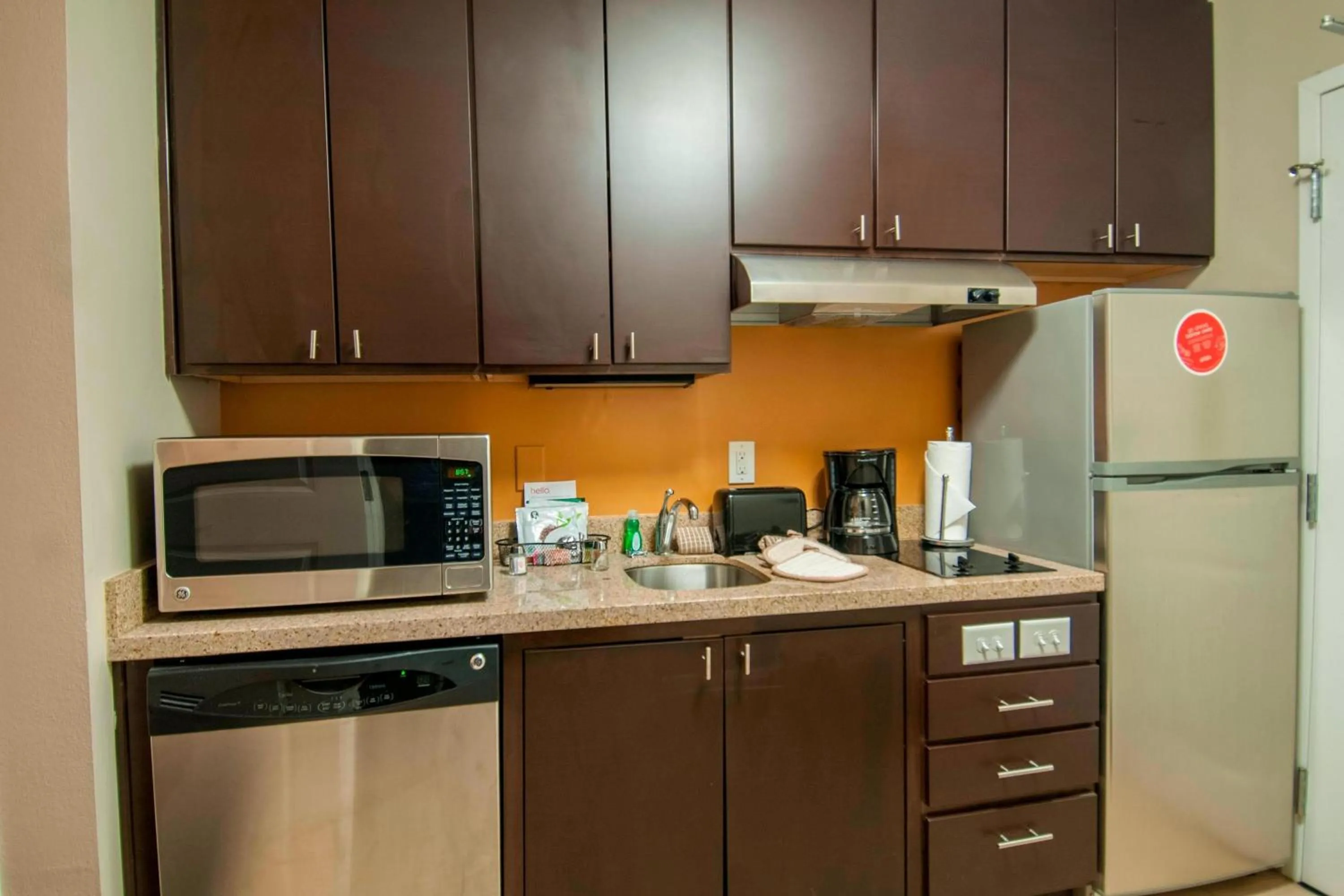 Kitchen or kitchenette in TownePlace Suites by Marriott Baton Rouge Gonzales