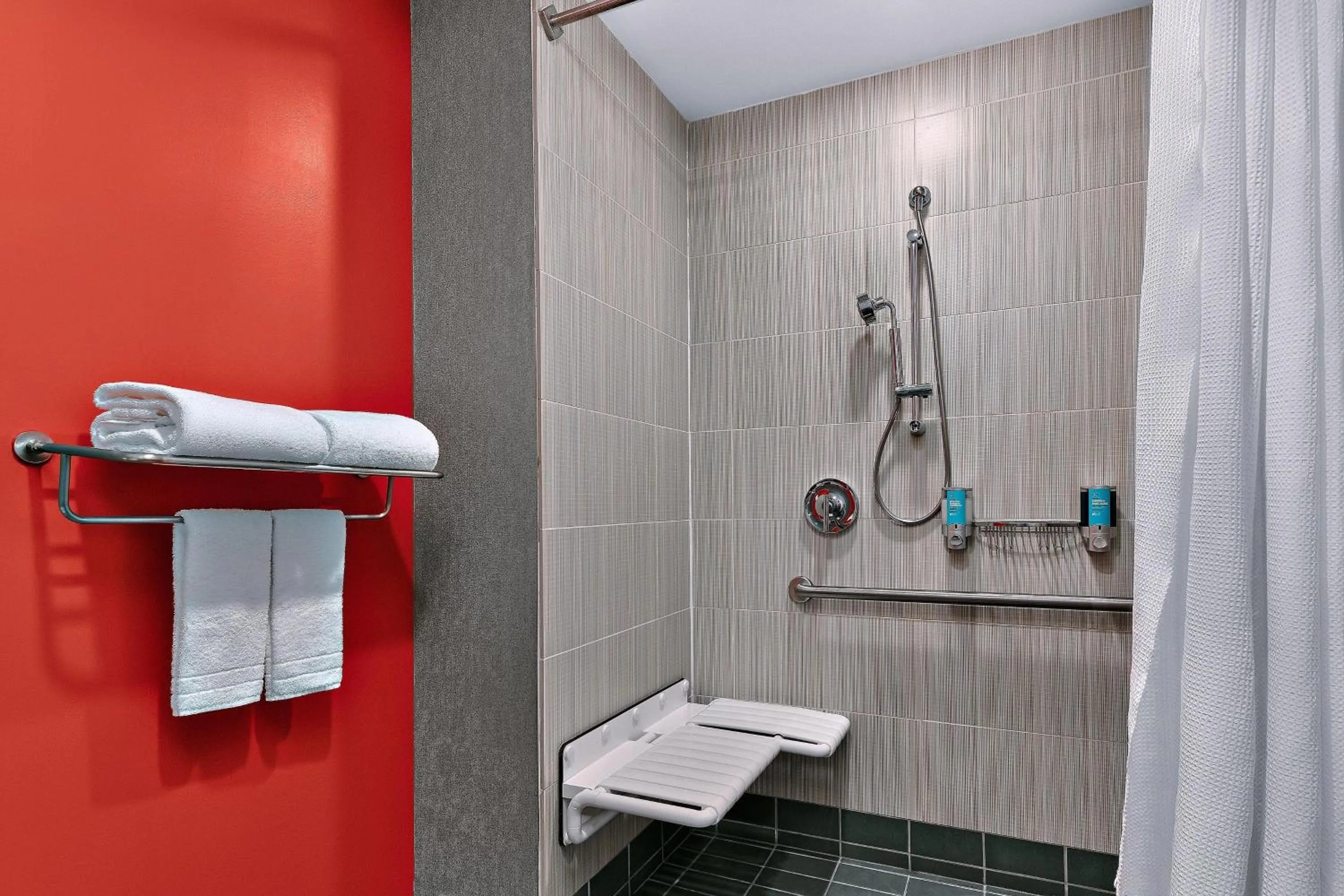 Photo of the whole room in Aloft Arundel Mills BWI Airport