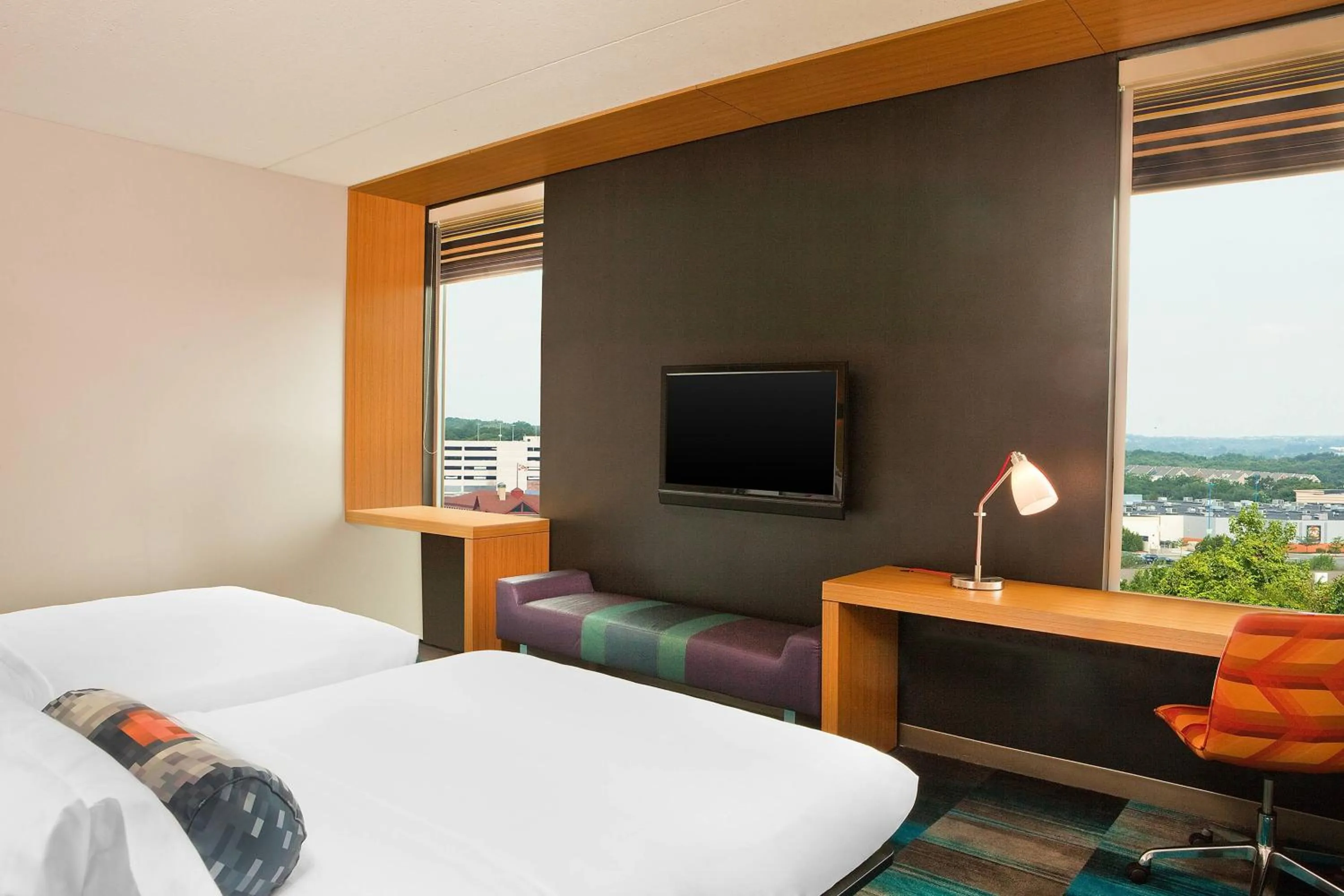 Photo of the whole room, Bed in Aloft Arundel Mills BWI Airport