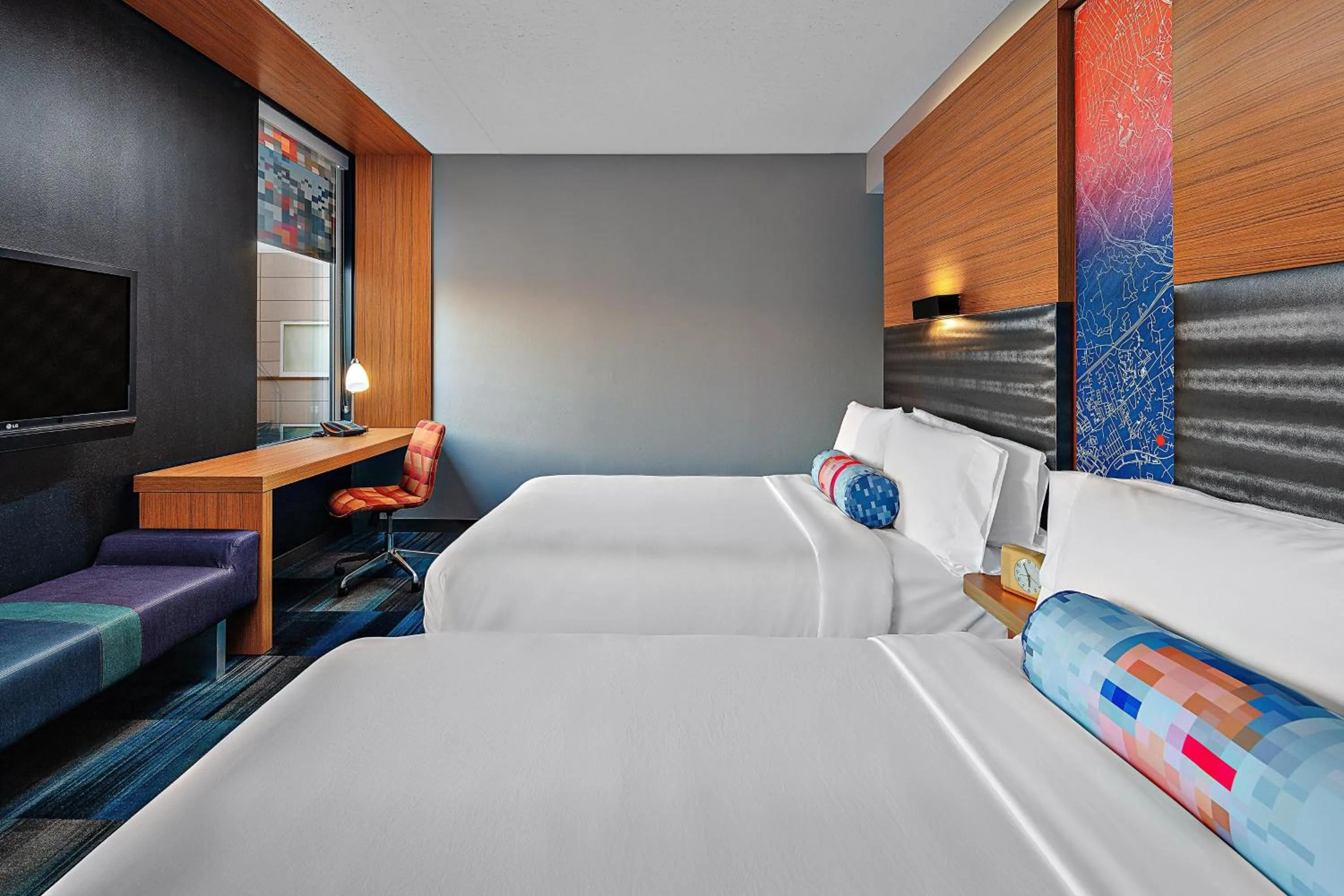 Photo of the whole room, Bed in Aloft Arundel Mills BWI Airport
