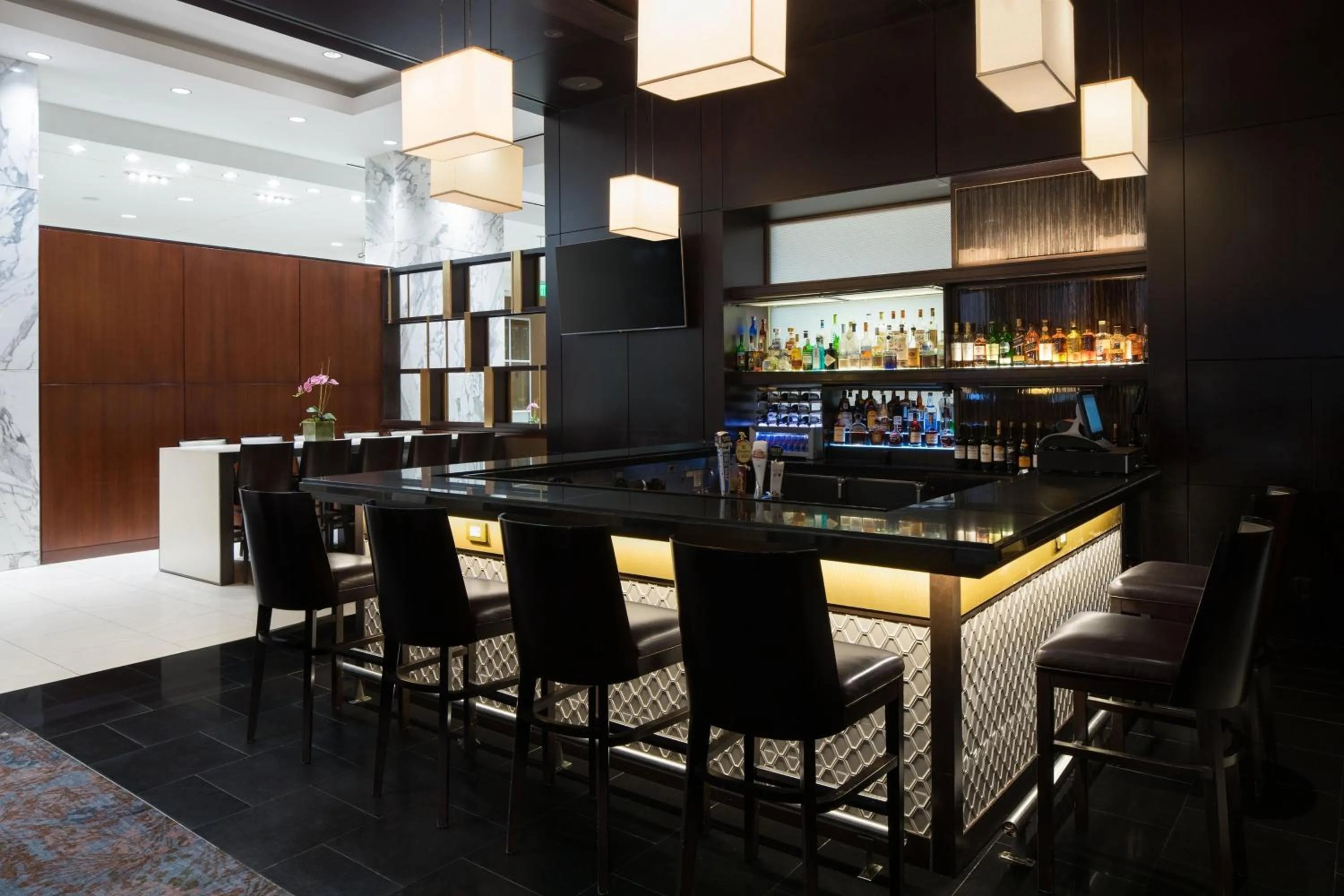 Lounge or bar in The Westin Baltimore Washington Airport - BWI